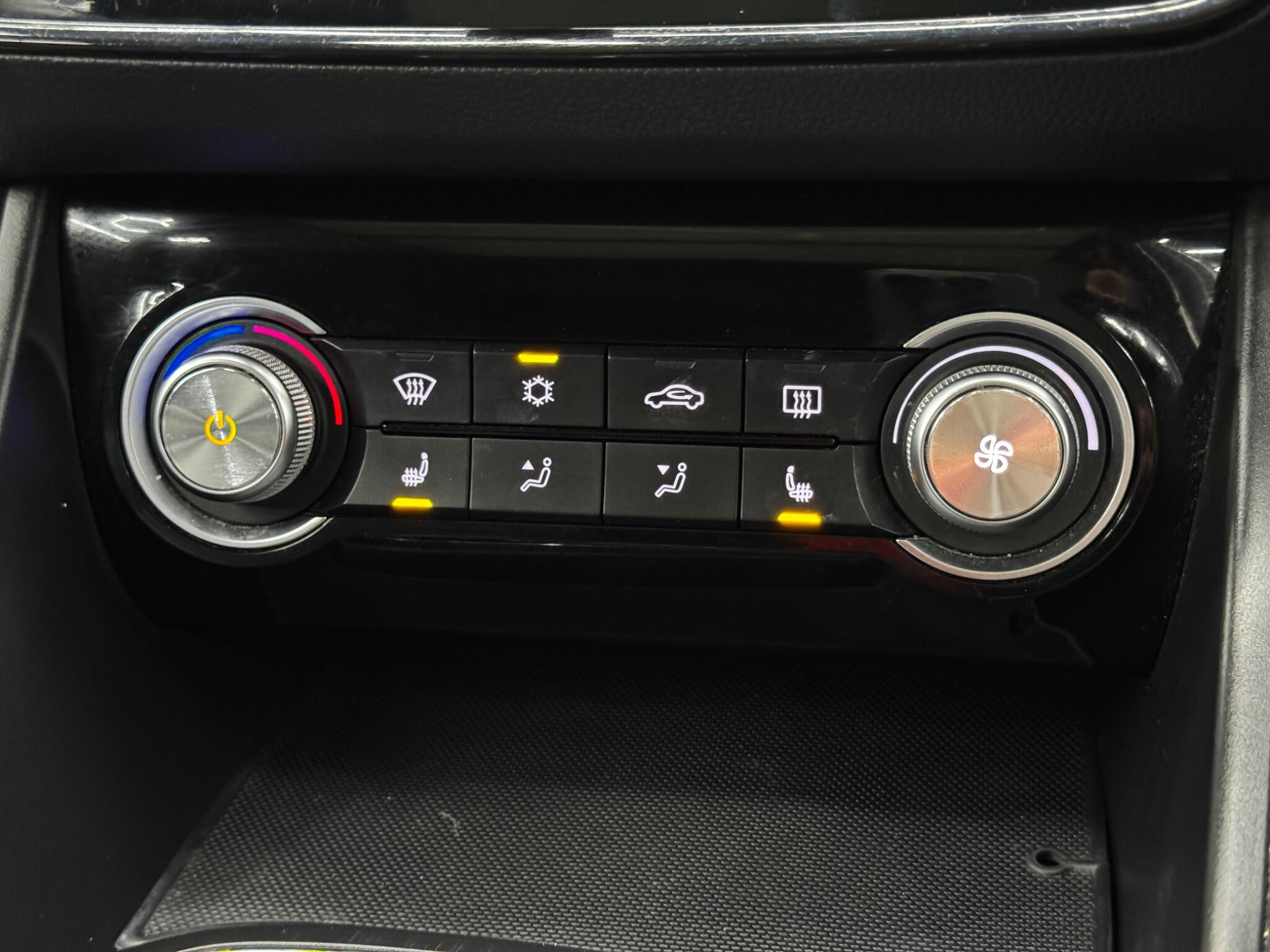 MG ZS view 25