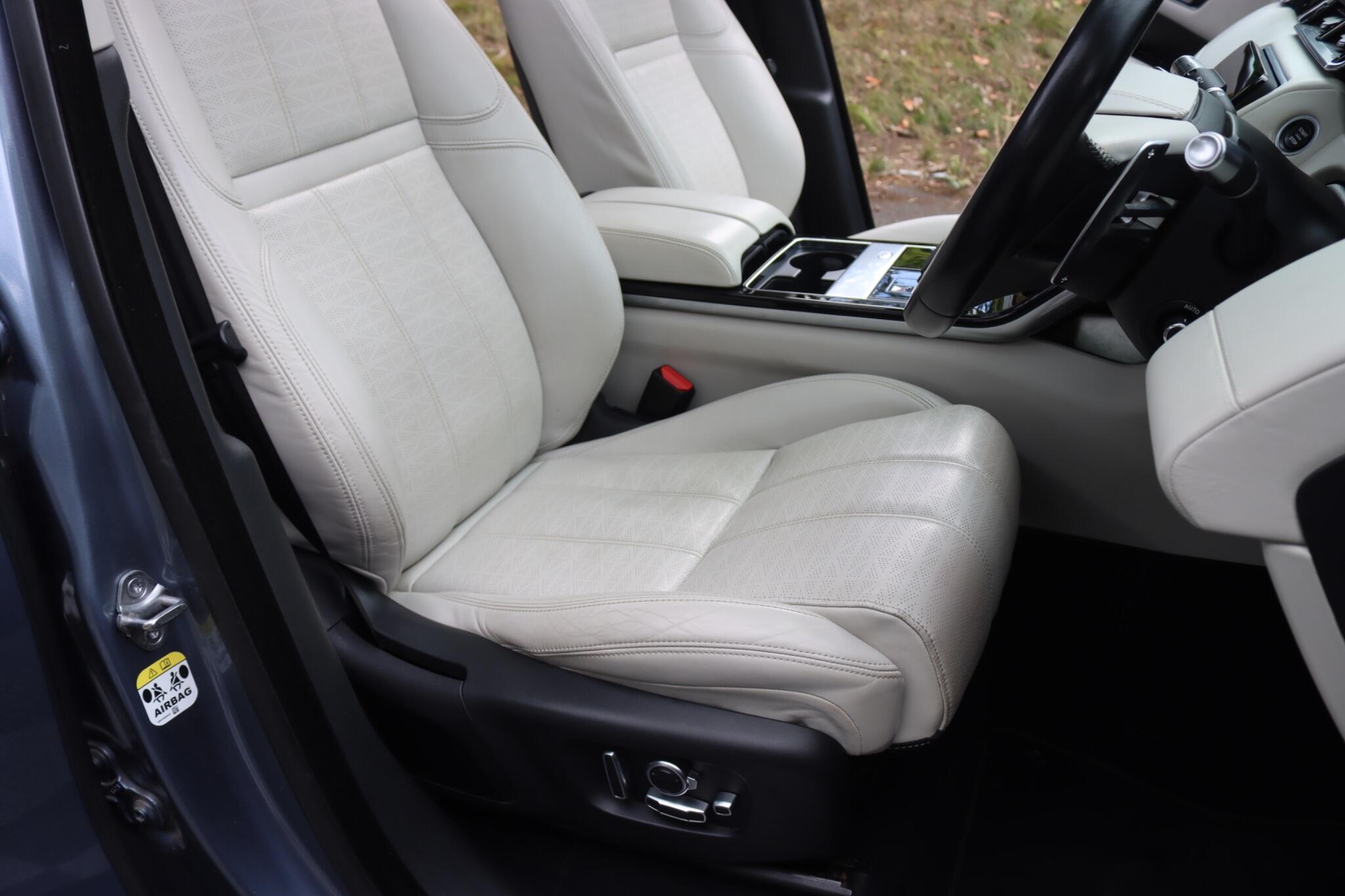 Land Rover Range Rover Velar view 53