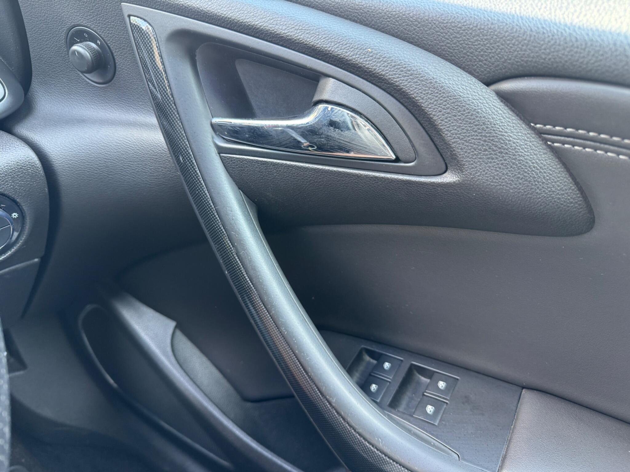 Vauxhall Cascada view 45