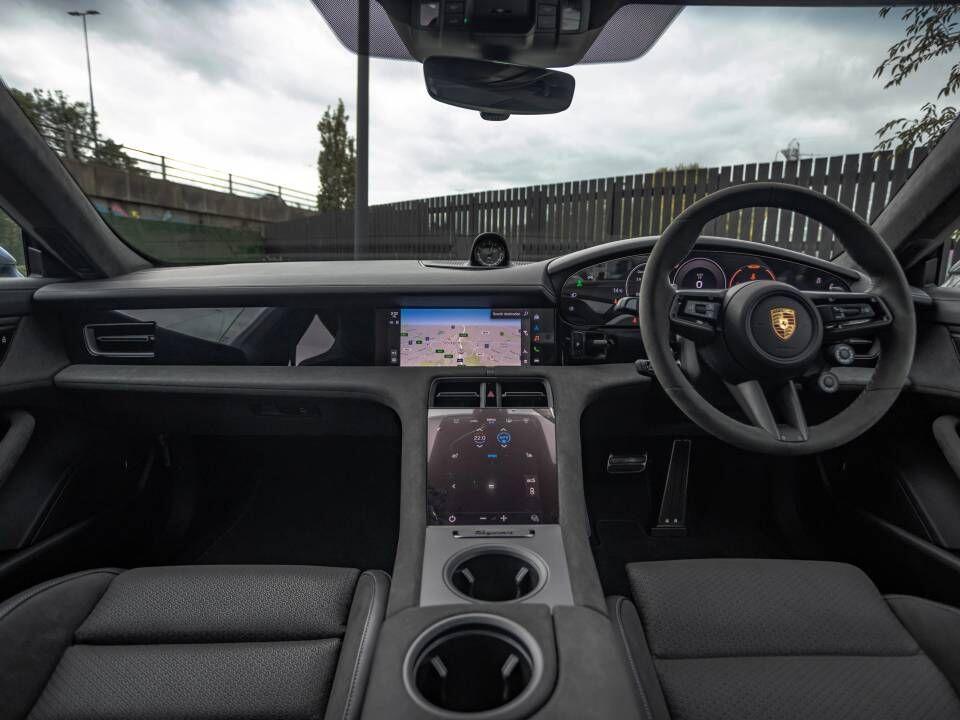 Porsche Taycan view 46