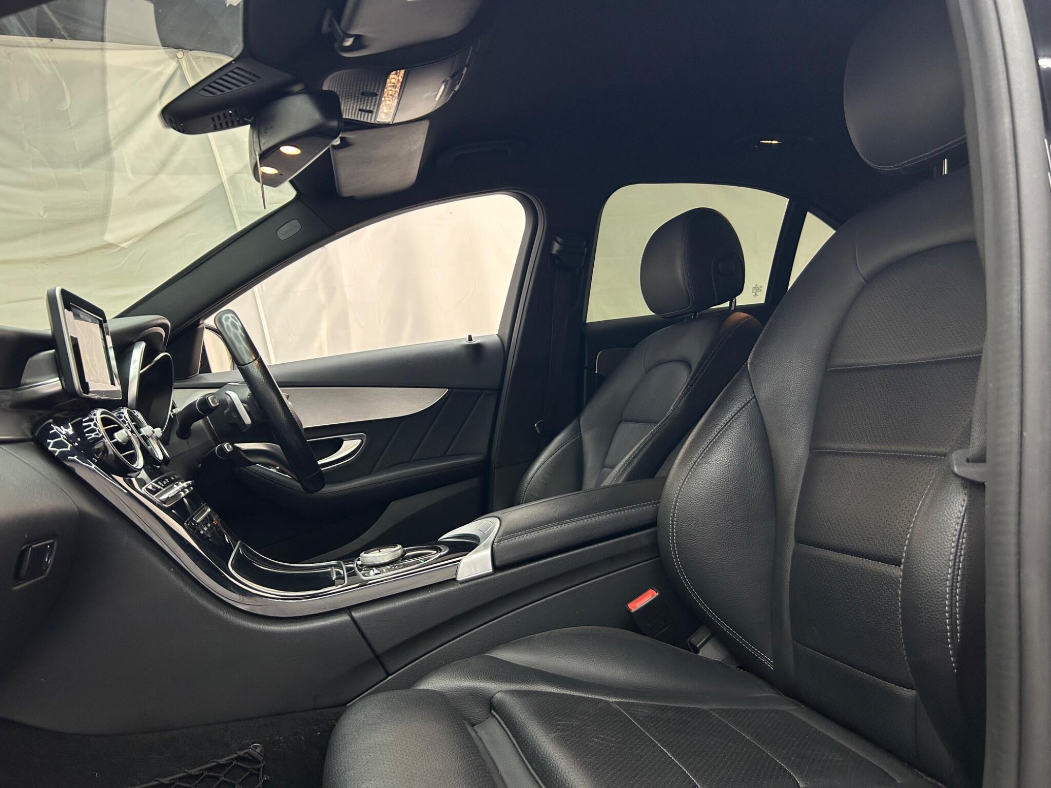 Mercedes-Benz C-Class view 49