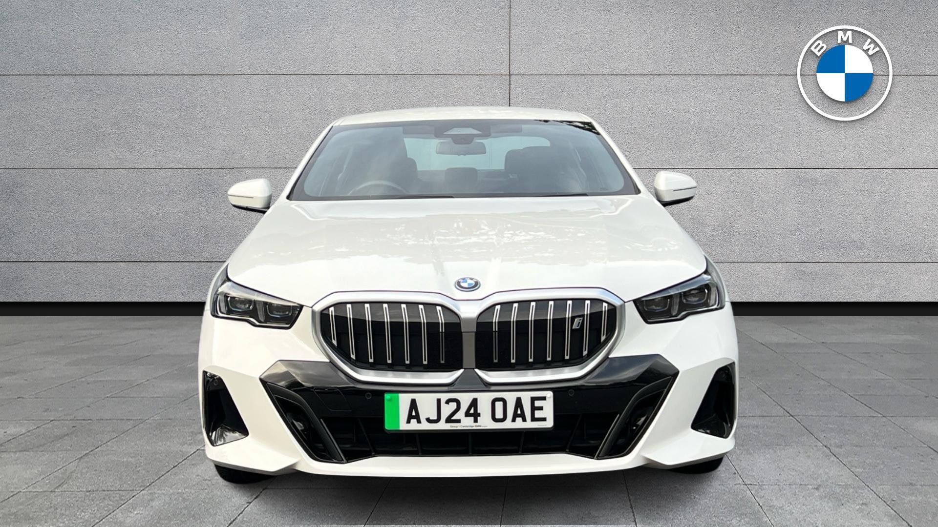 BMW i5 view 17