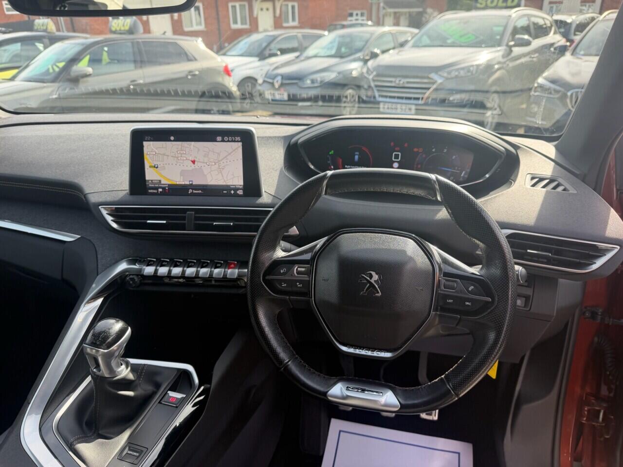 Peugeot 3008 view 4