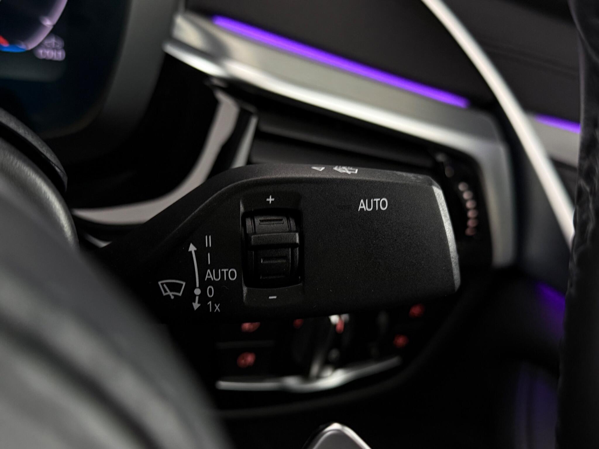 BMW 5 Series view 17