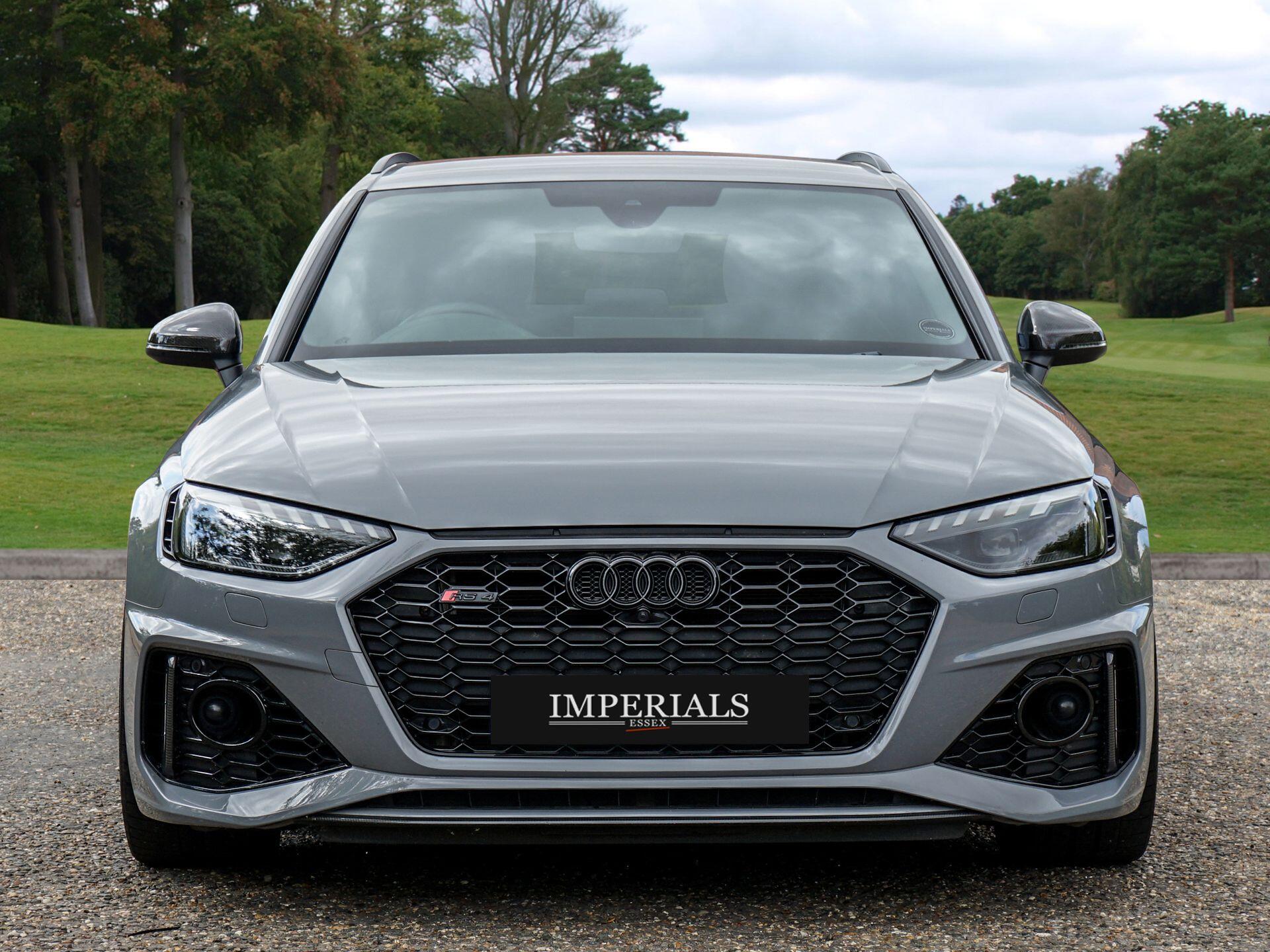Audi RS4 Avant view 10