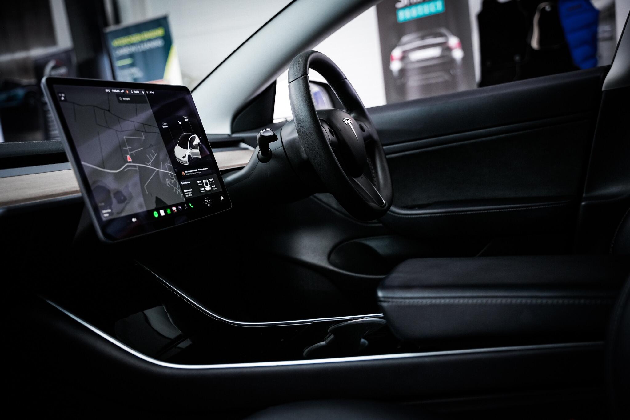 Tesla Model 3 view 3