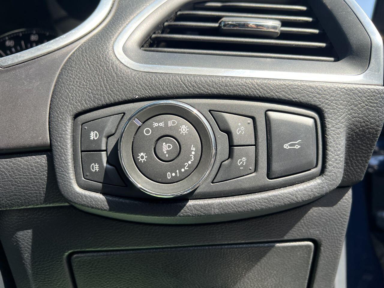 Ford Edge view 72