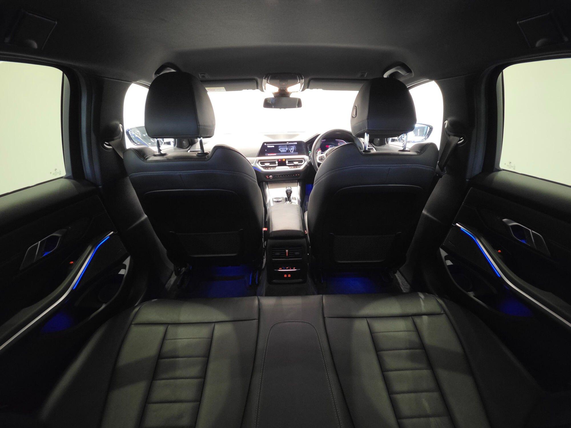 BMW 3 Series view 15