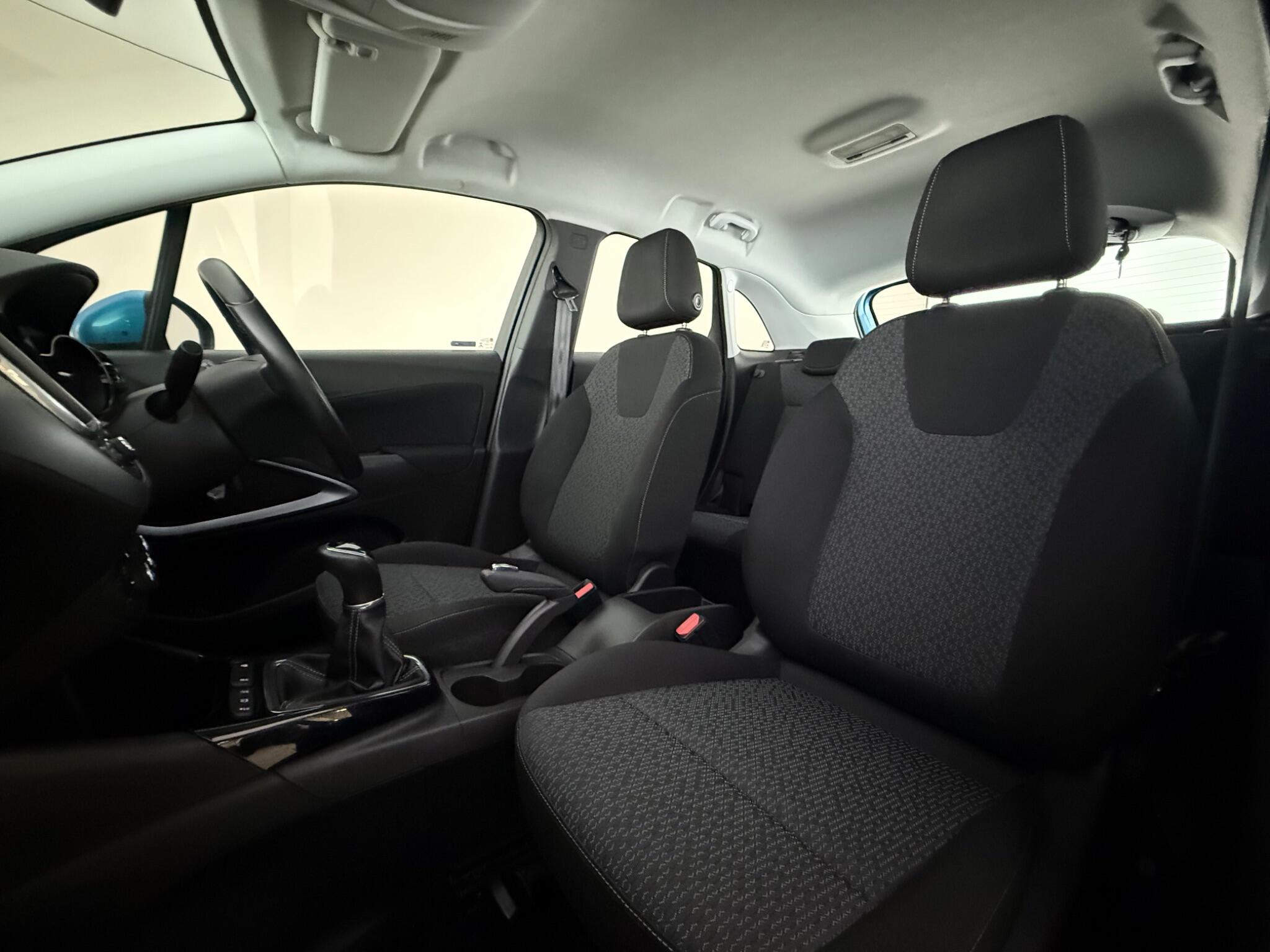 Vauxhall Crossland X view 25