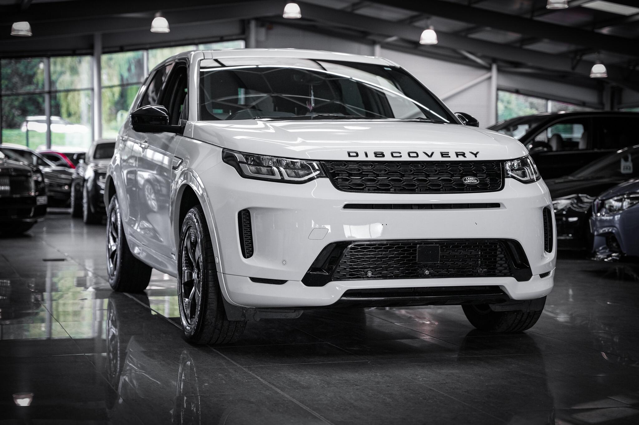 Land Rover Discovery Sport view 10