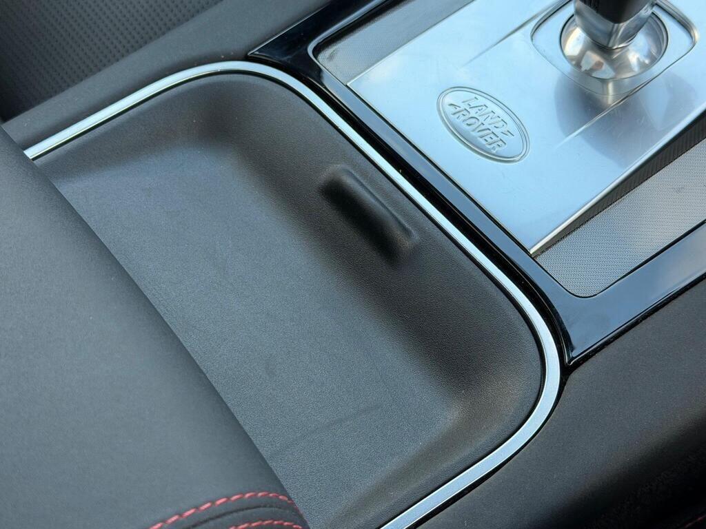 Land Rover Discovery Sport view 41