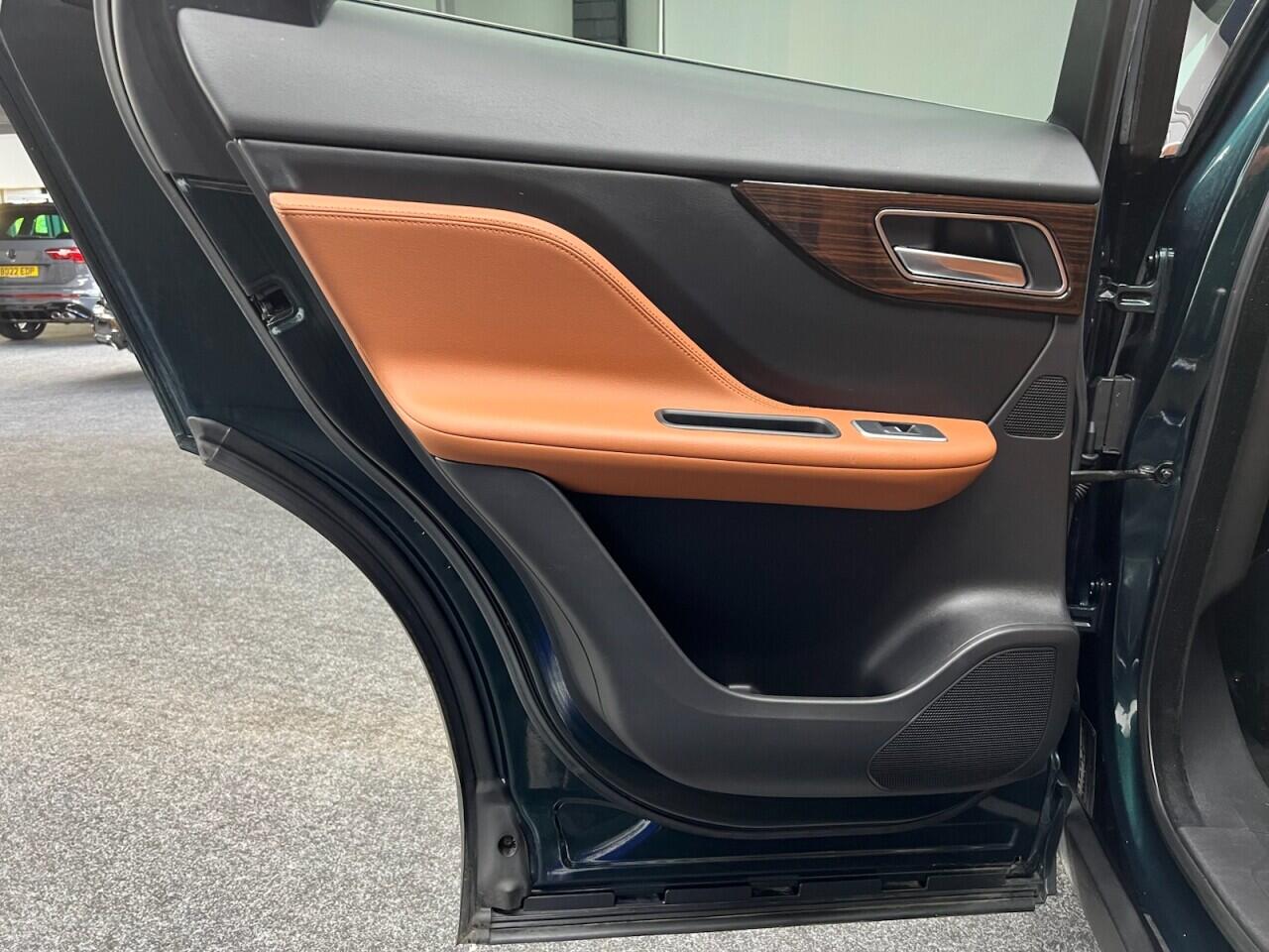 Jaguar F-Pace view 44