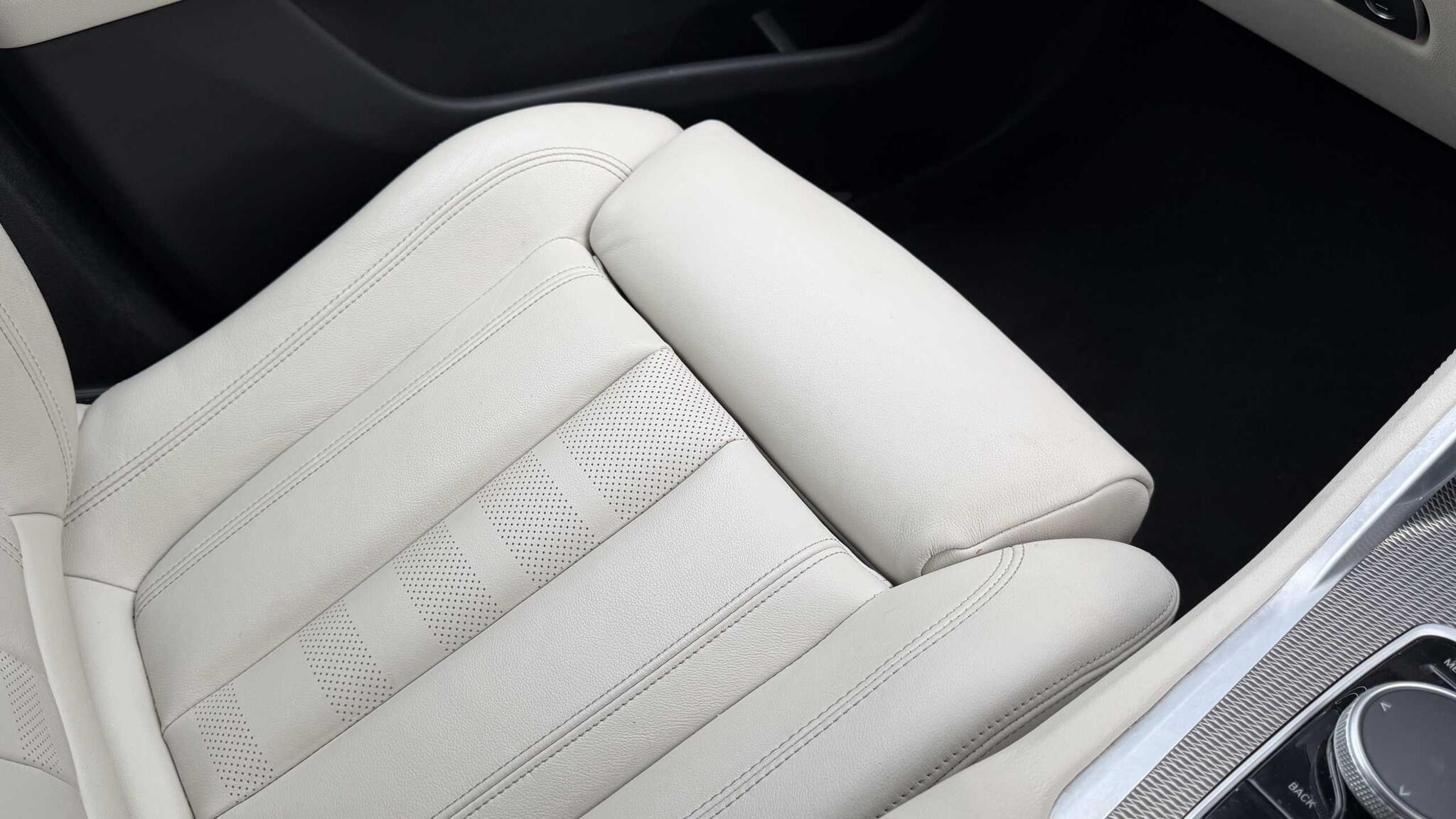 BMW X6 view 25