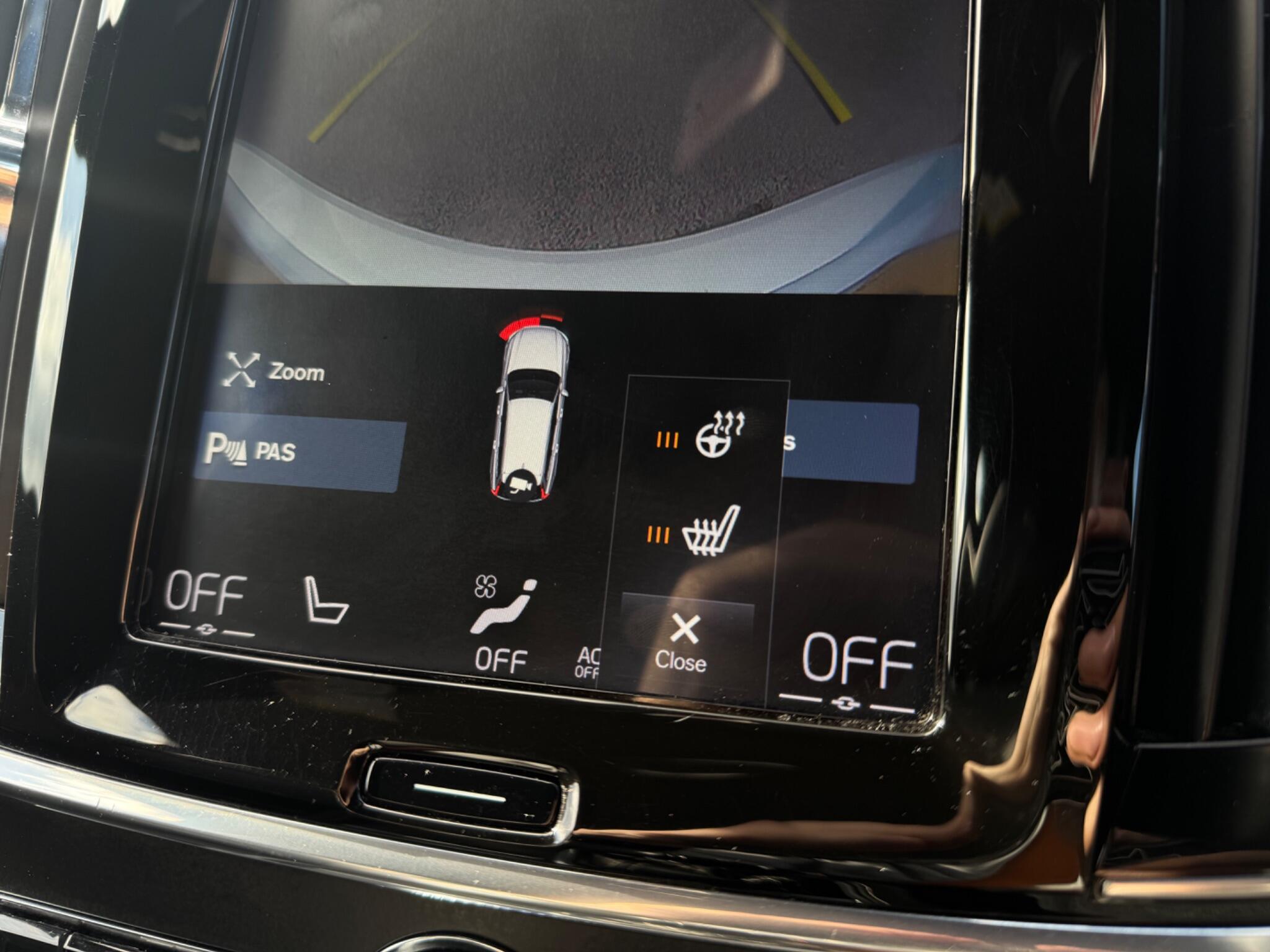 Volvo V90 Cross Country view 47