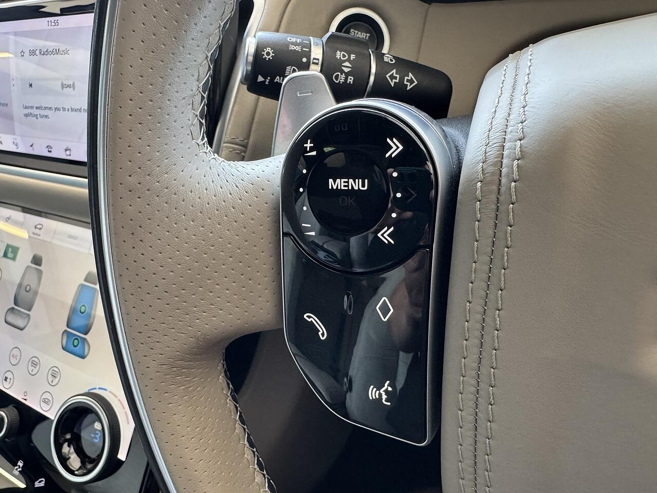 Land Rover Range Rover Velar view 23