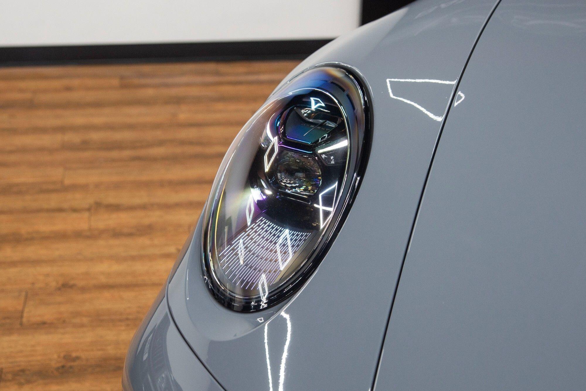 Porsche 911 view 10