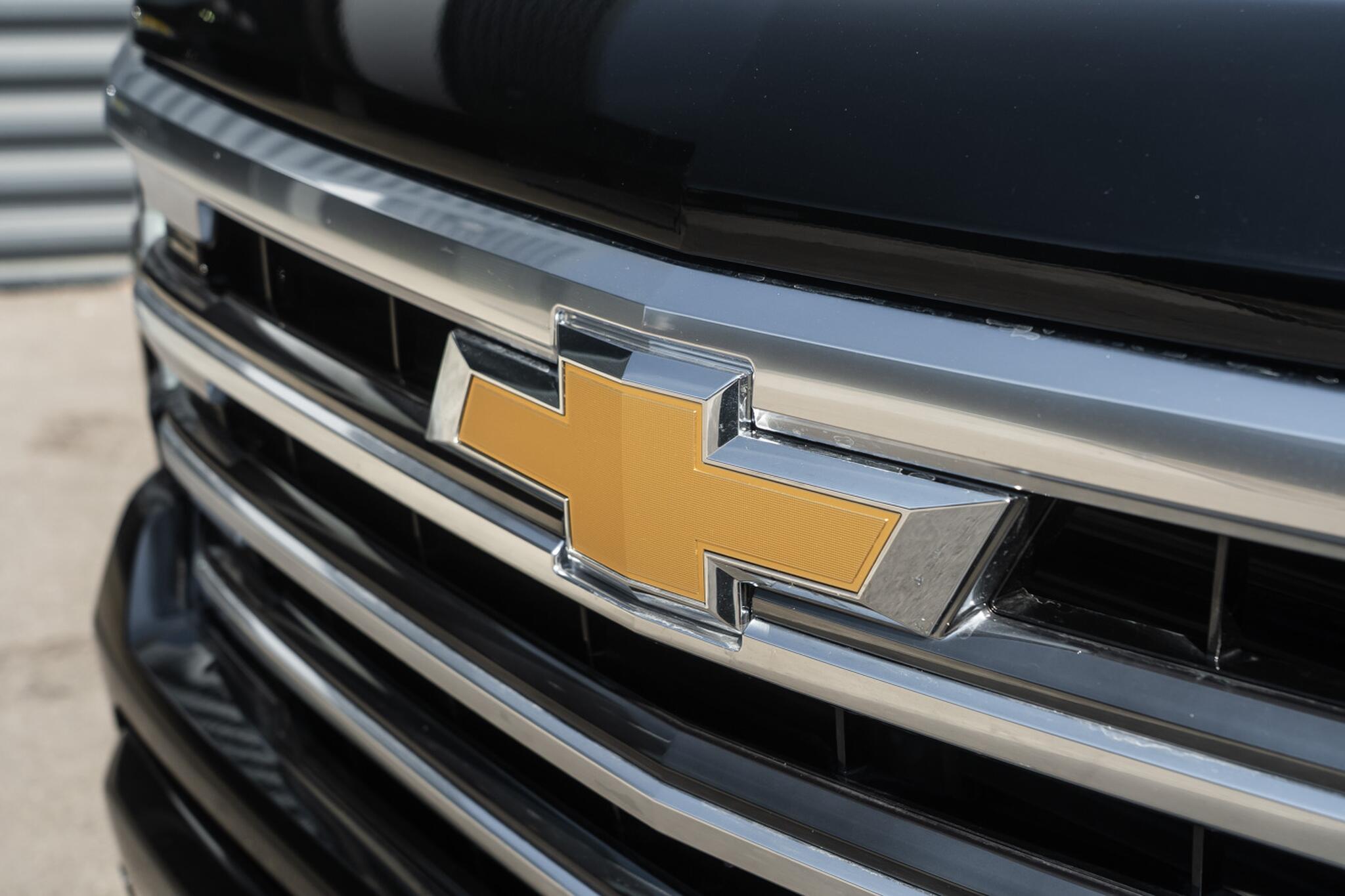 Chevrolet Silverado view 13