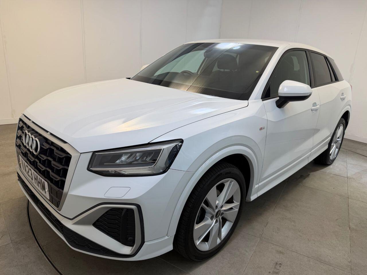 Audi Q2 view 56