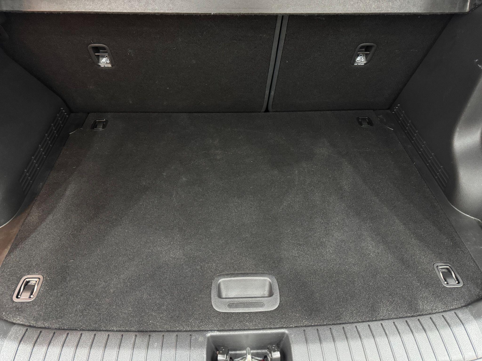 Hyundai Kona view 60