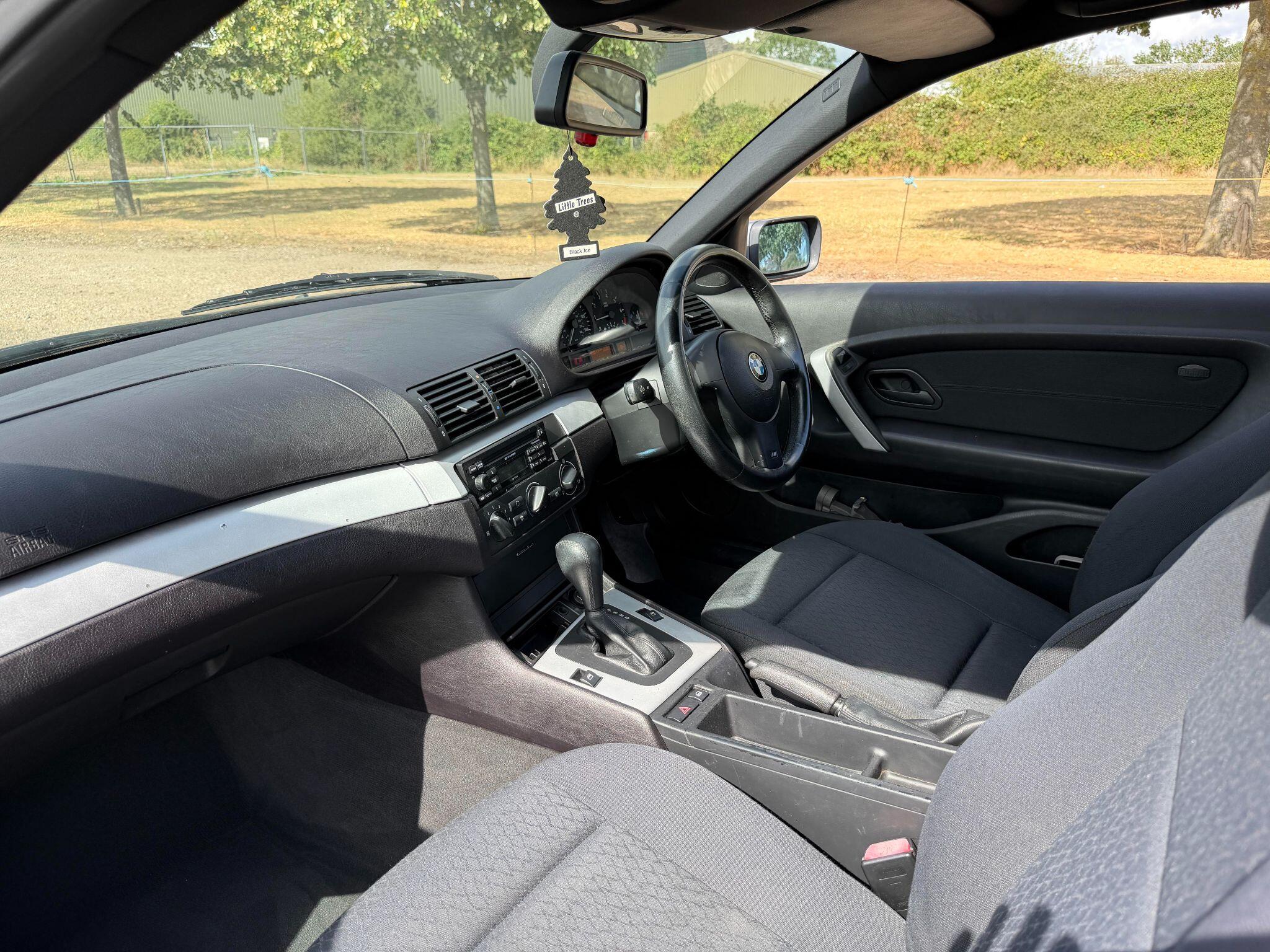 BMW 3 Series view 19