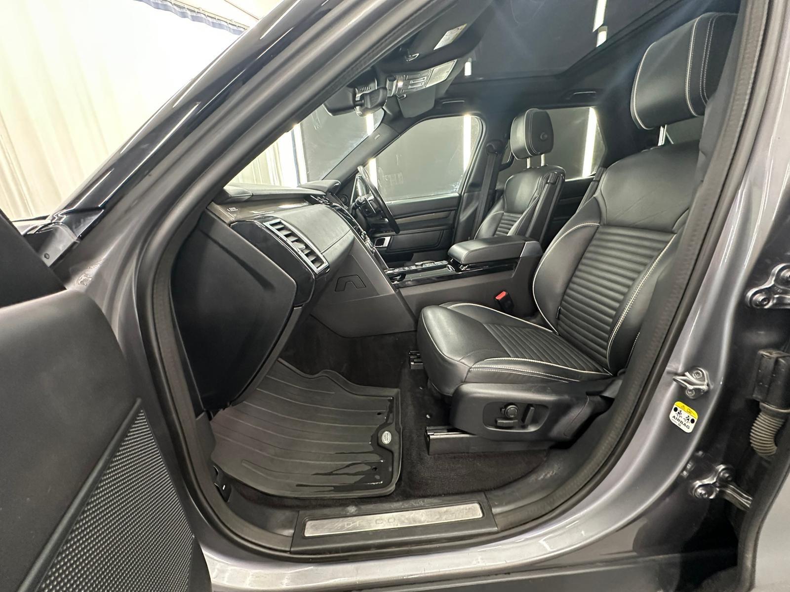Land Rover Discovery view 35