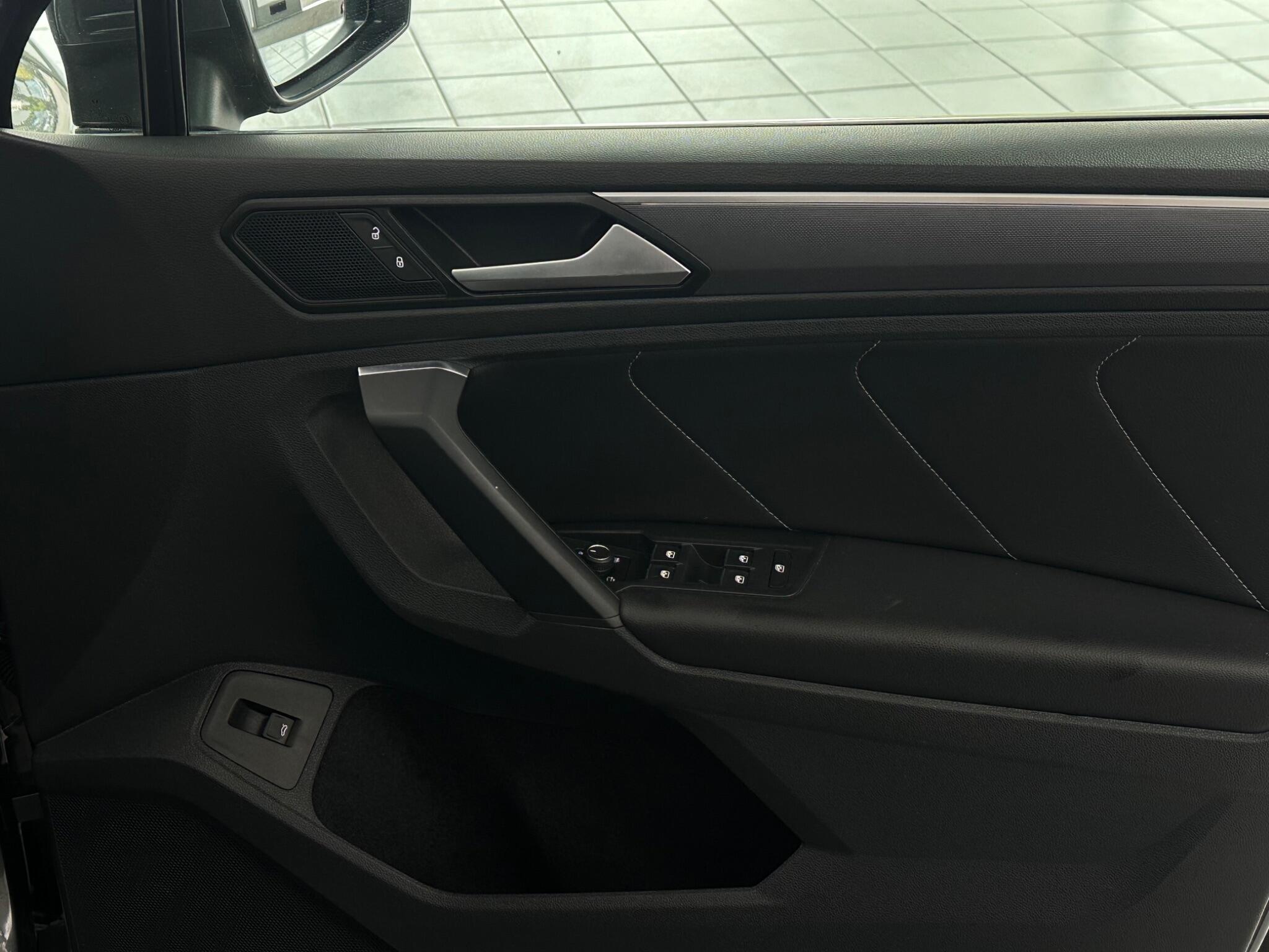 Volkswagen Tiguan view 20