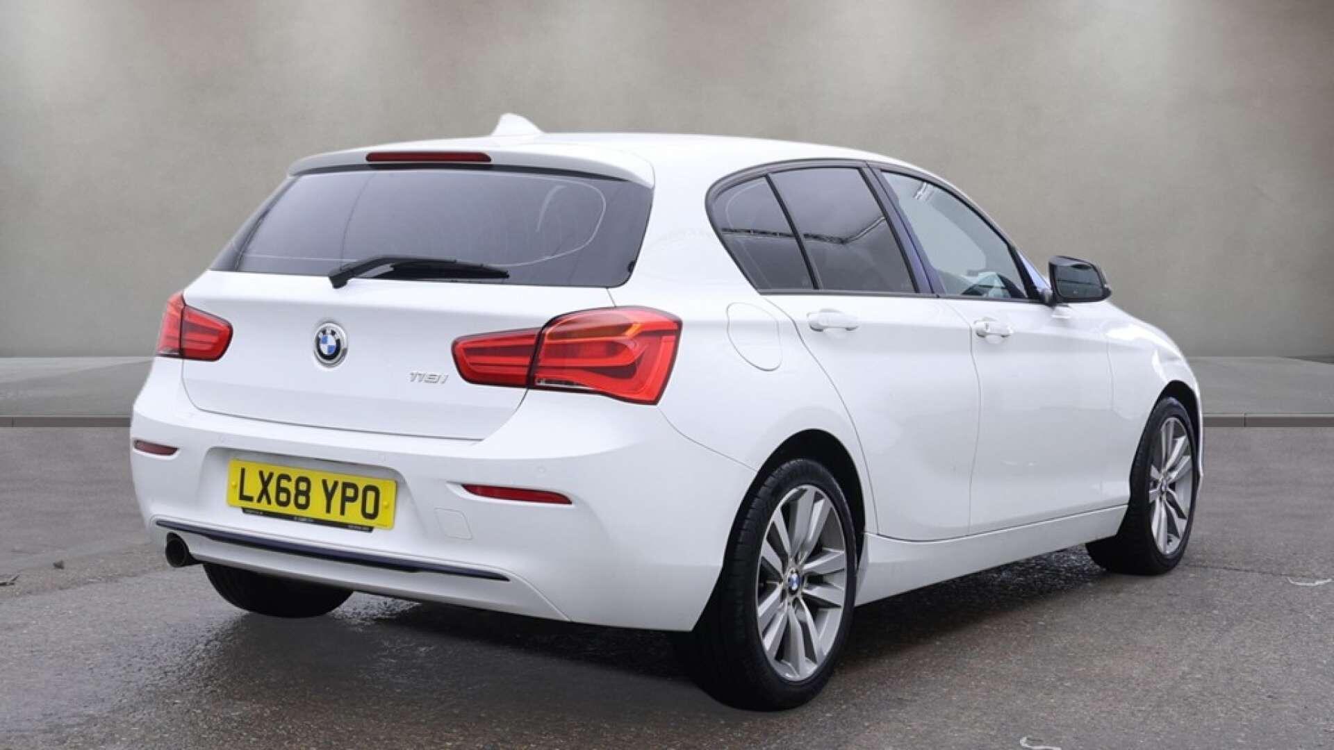 BMW 1 Series view 9