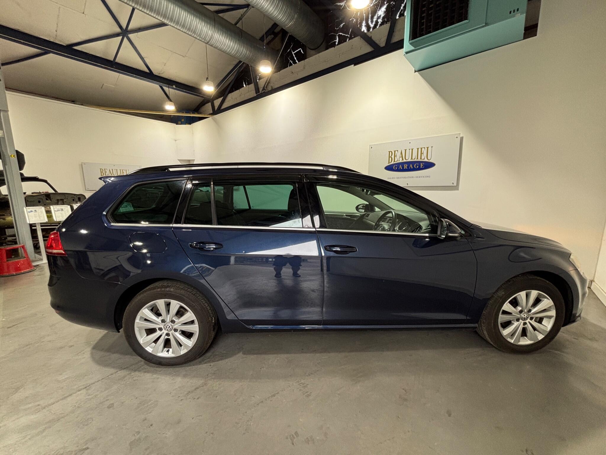 Volkswagen Golf view 49