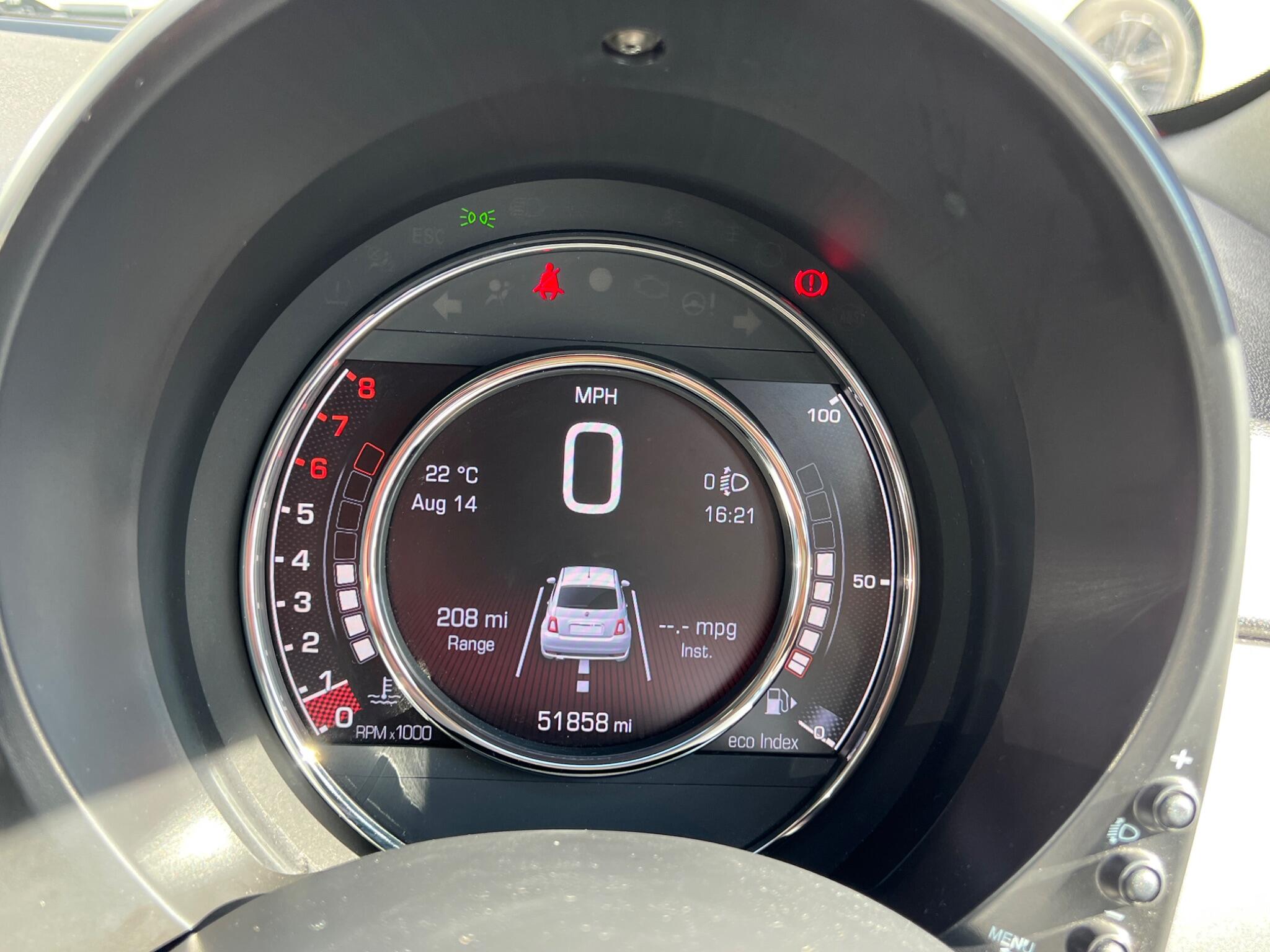 2016 Fiat 500 image 36