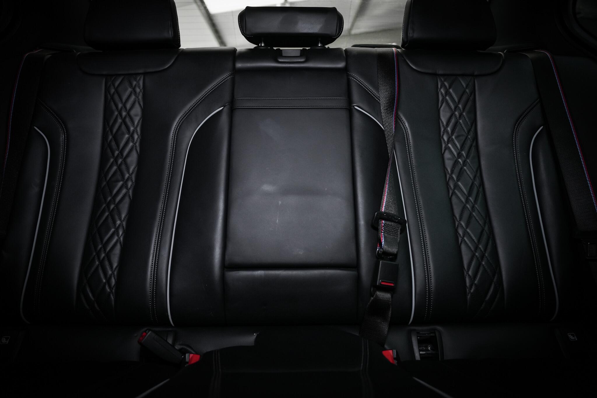 BMW 5 Series view 25