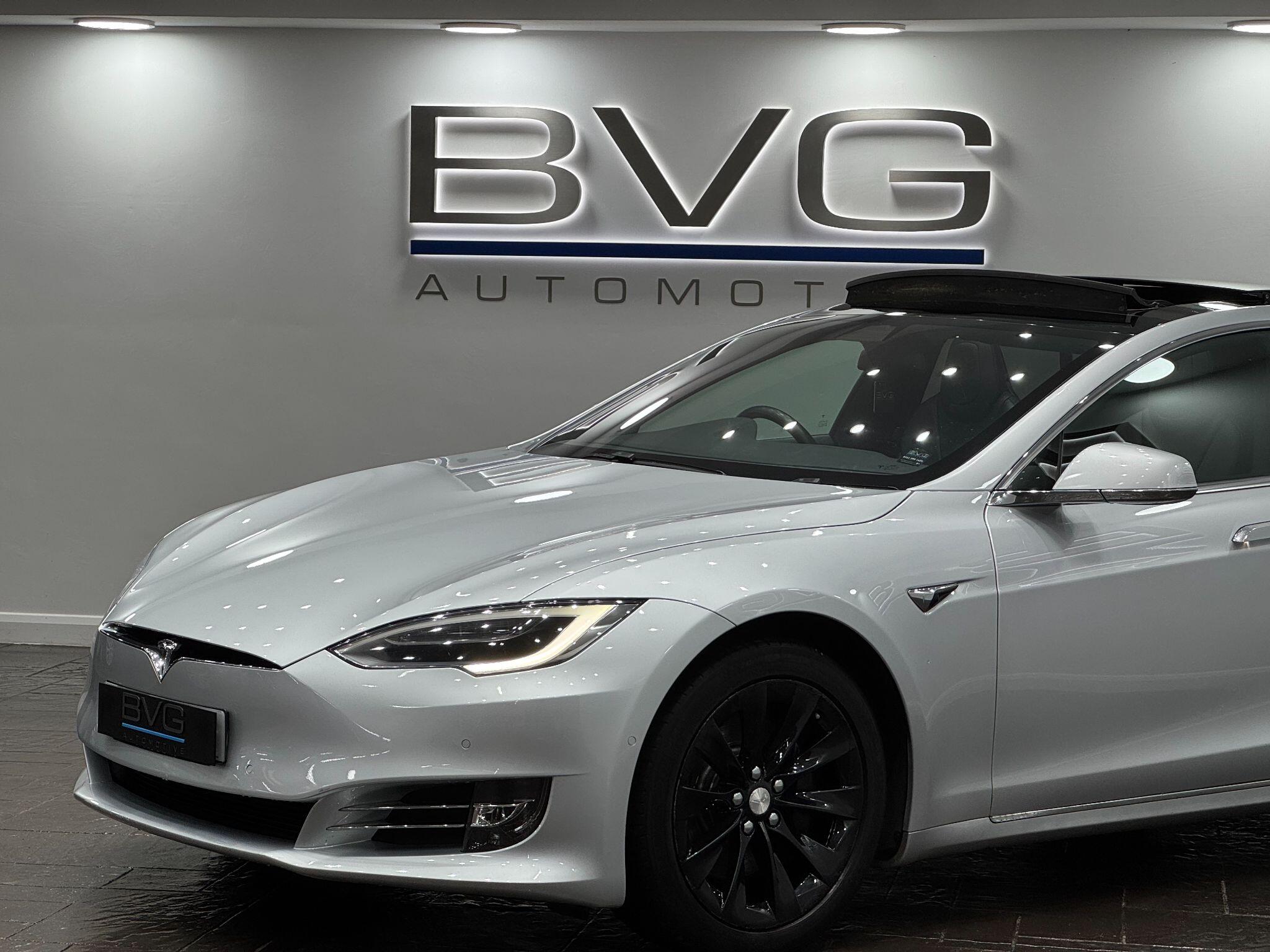 Tesla Model S view 8