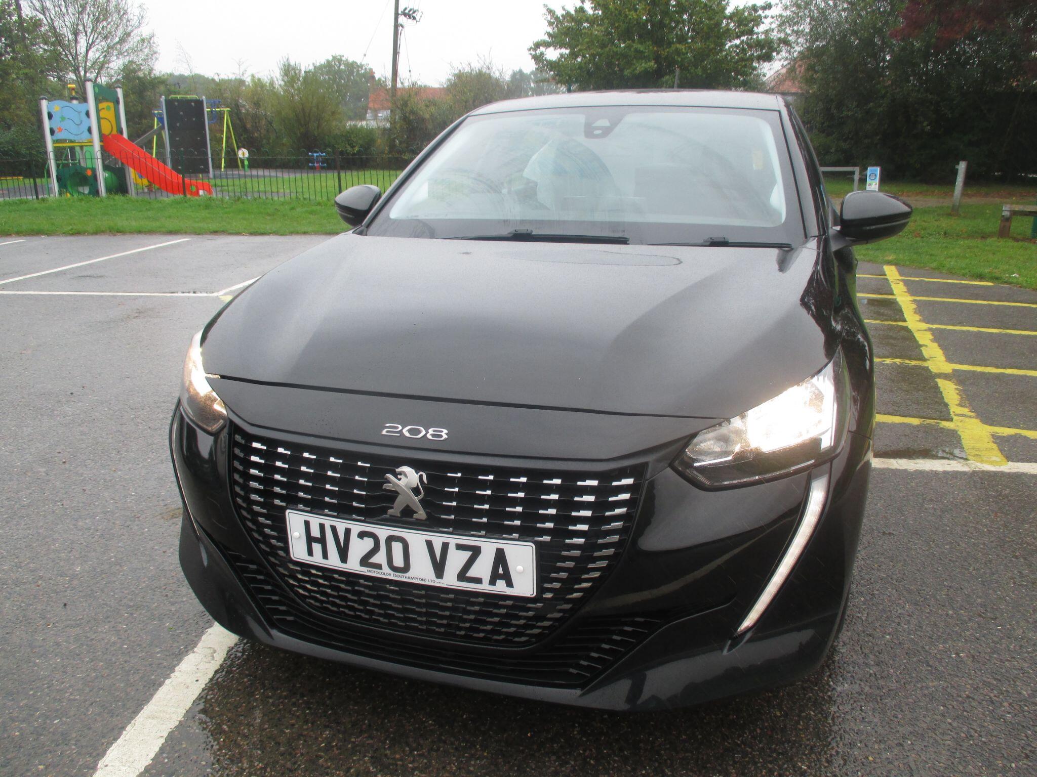 Peugeot 208 view 18