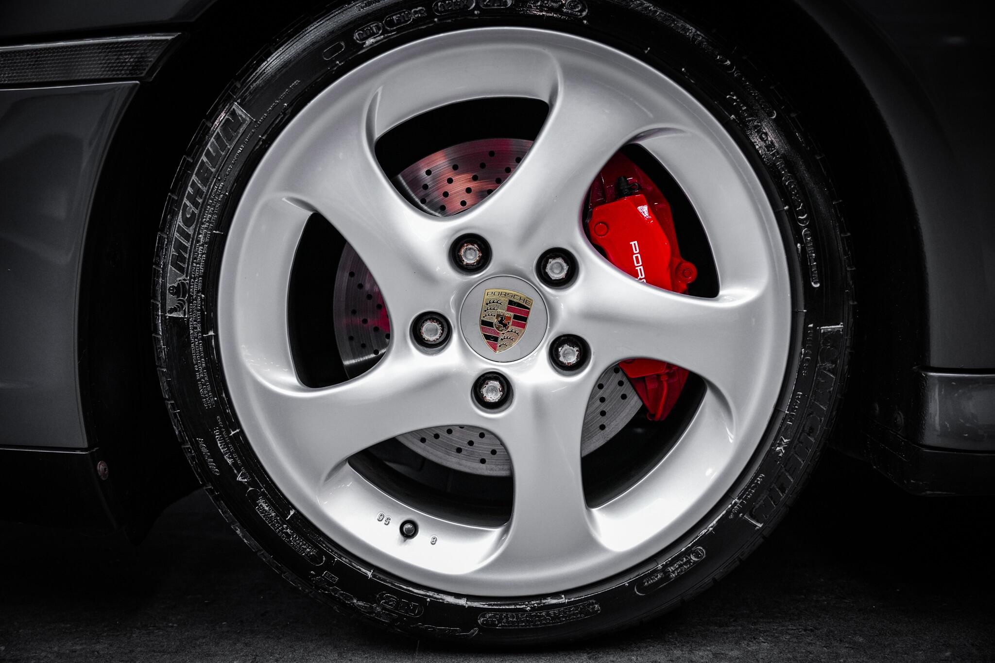 Porsche 911 view 29