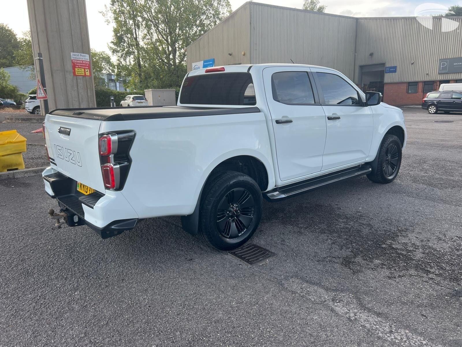 Isuzu D-Max view 10