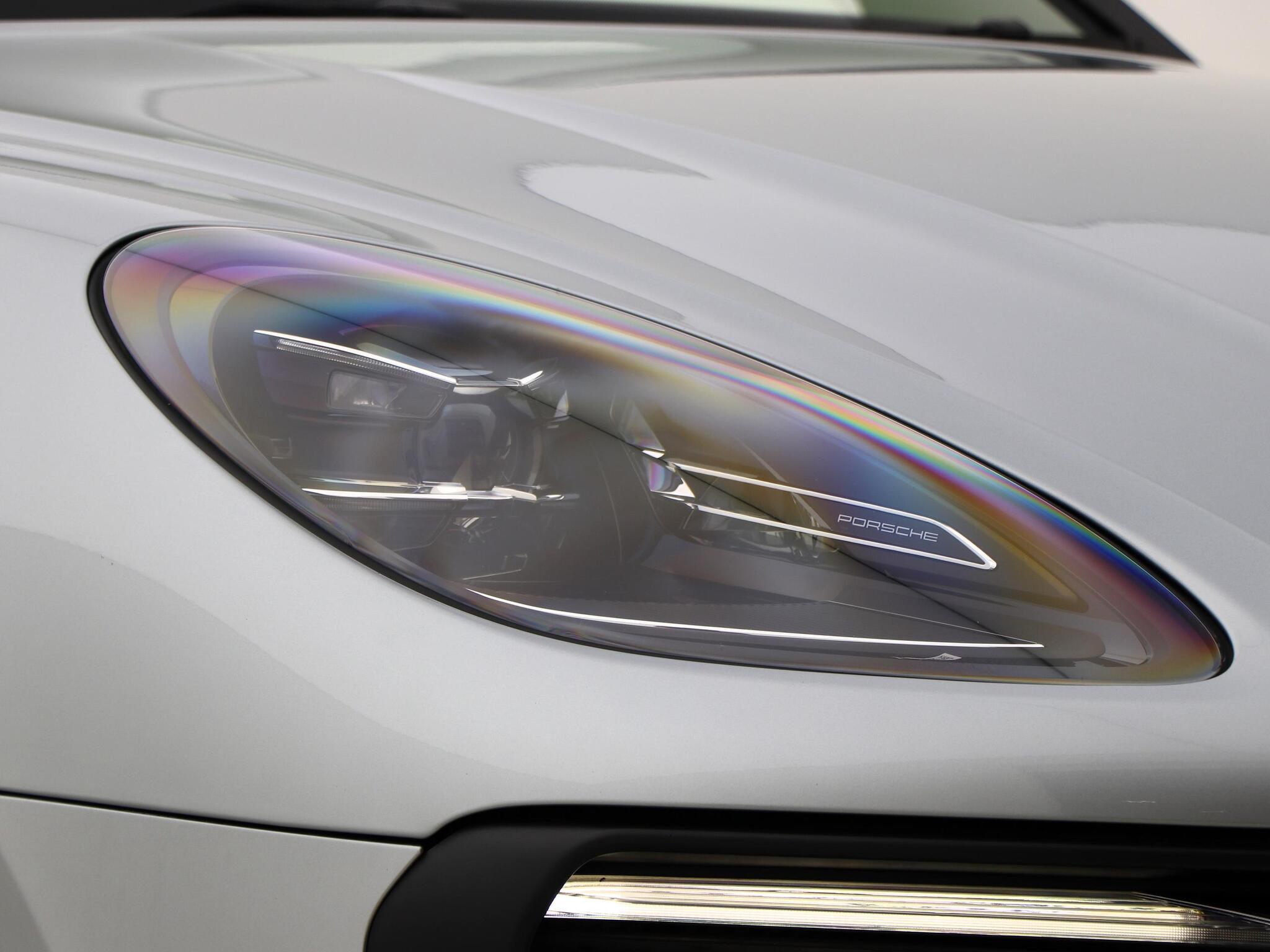Porsche Macan view 13
