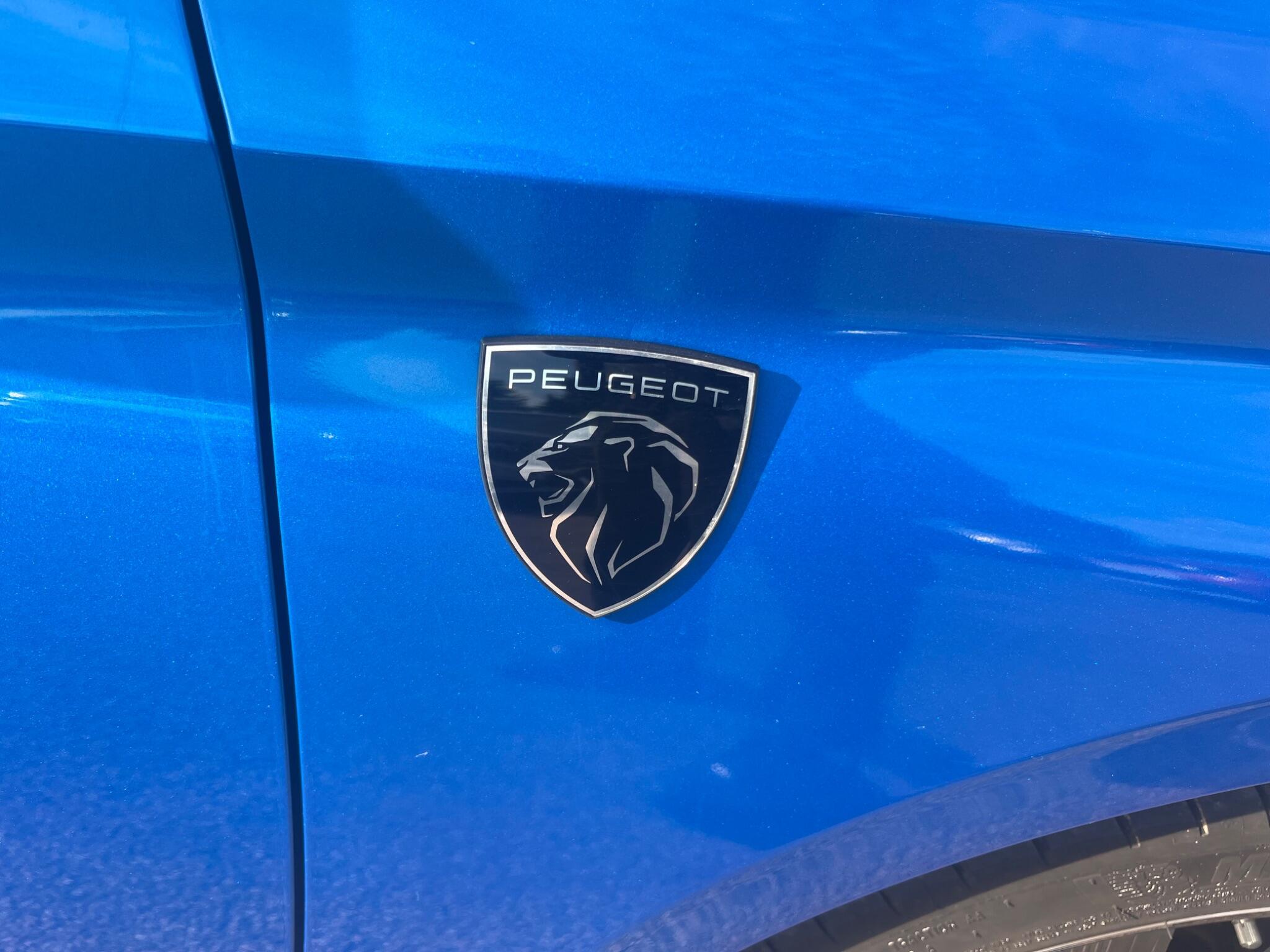 Peugeot 308 view 3