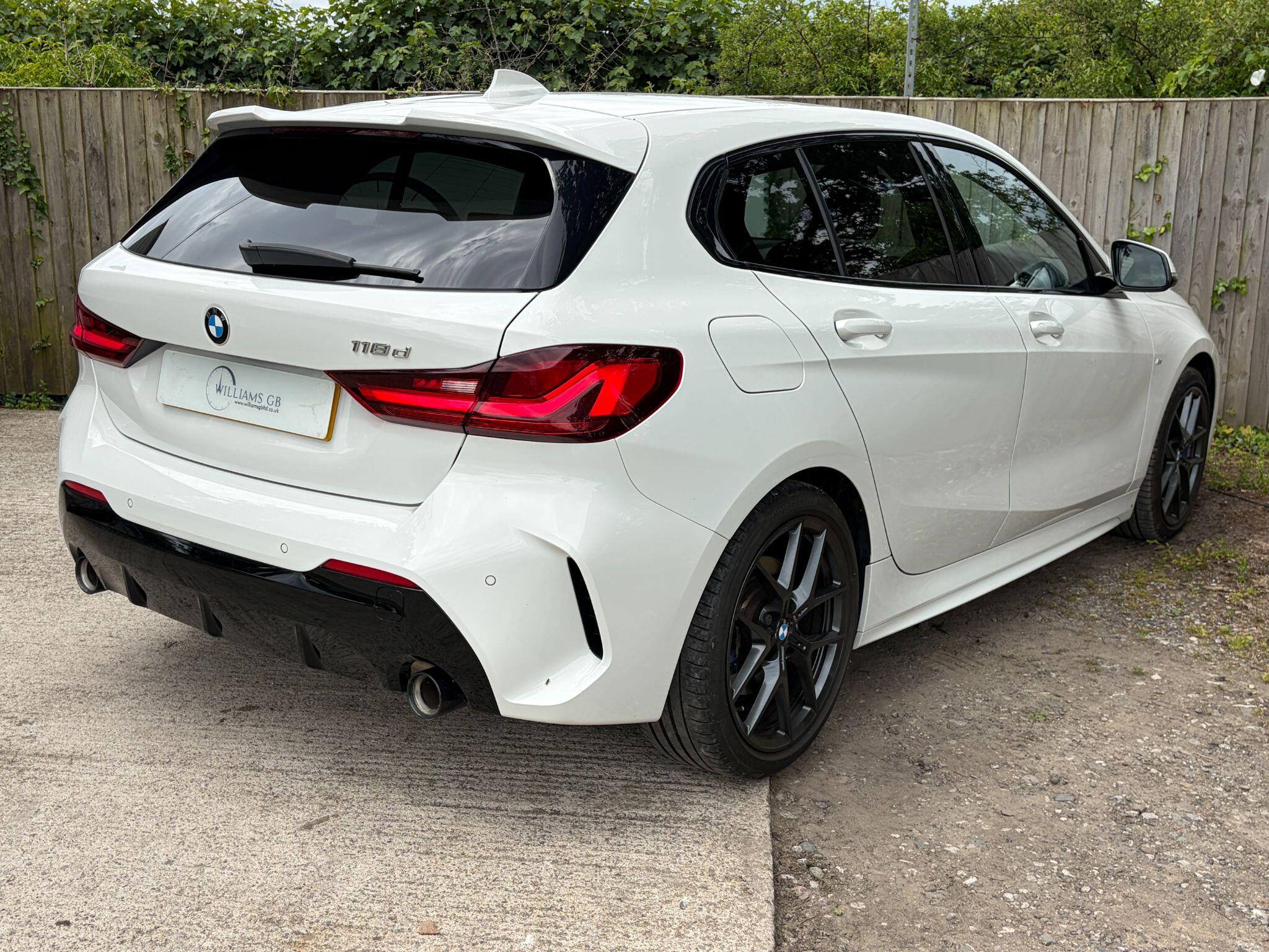 BMW 1 Series view 6