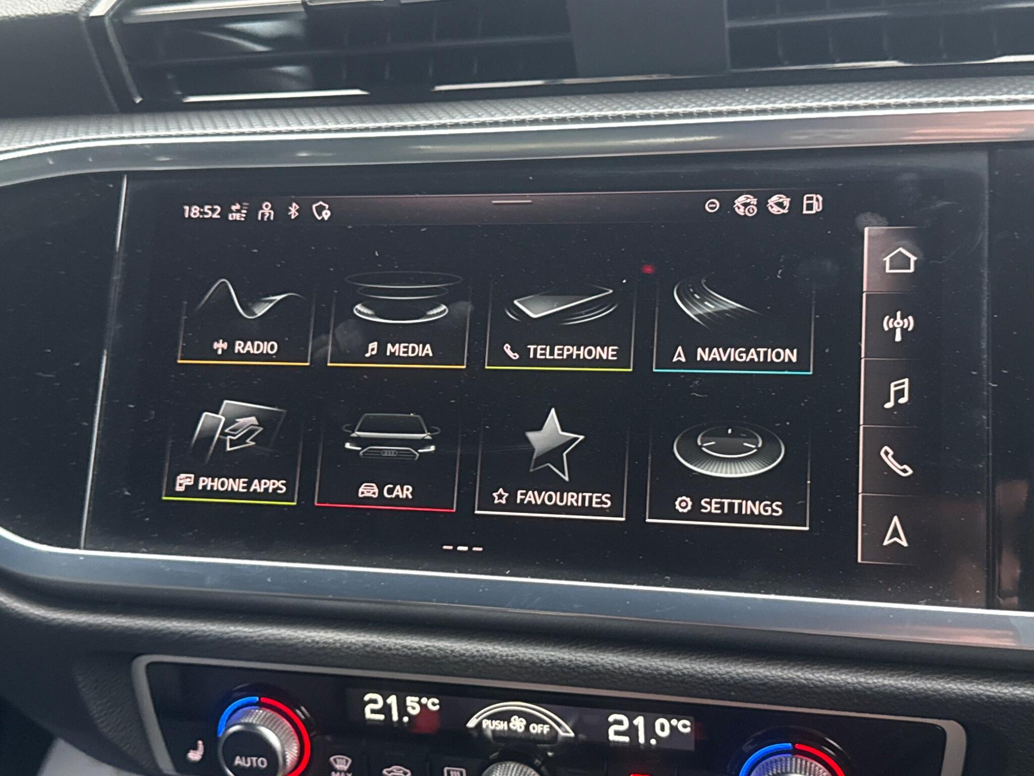 Audi Q3 view 37