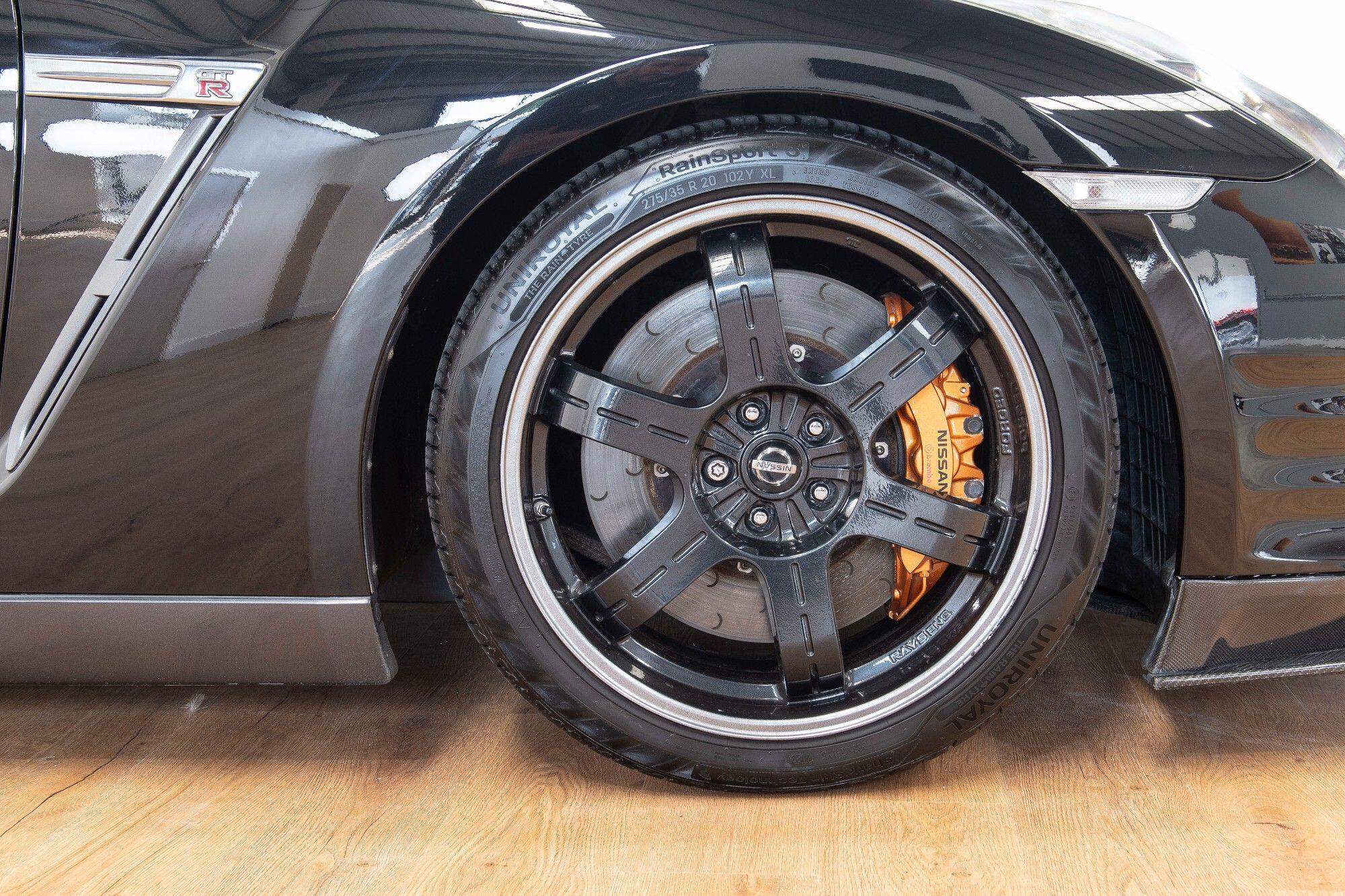 Nissan GT-R view 37