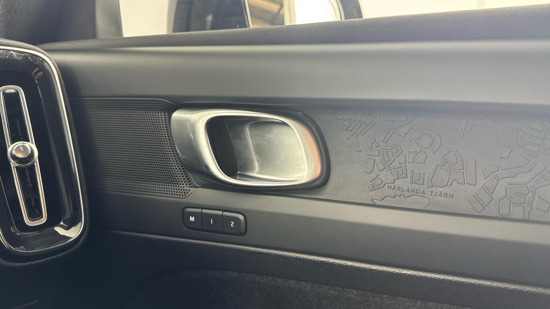 Volvo EX40 view 37
