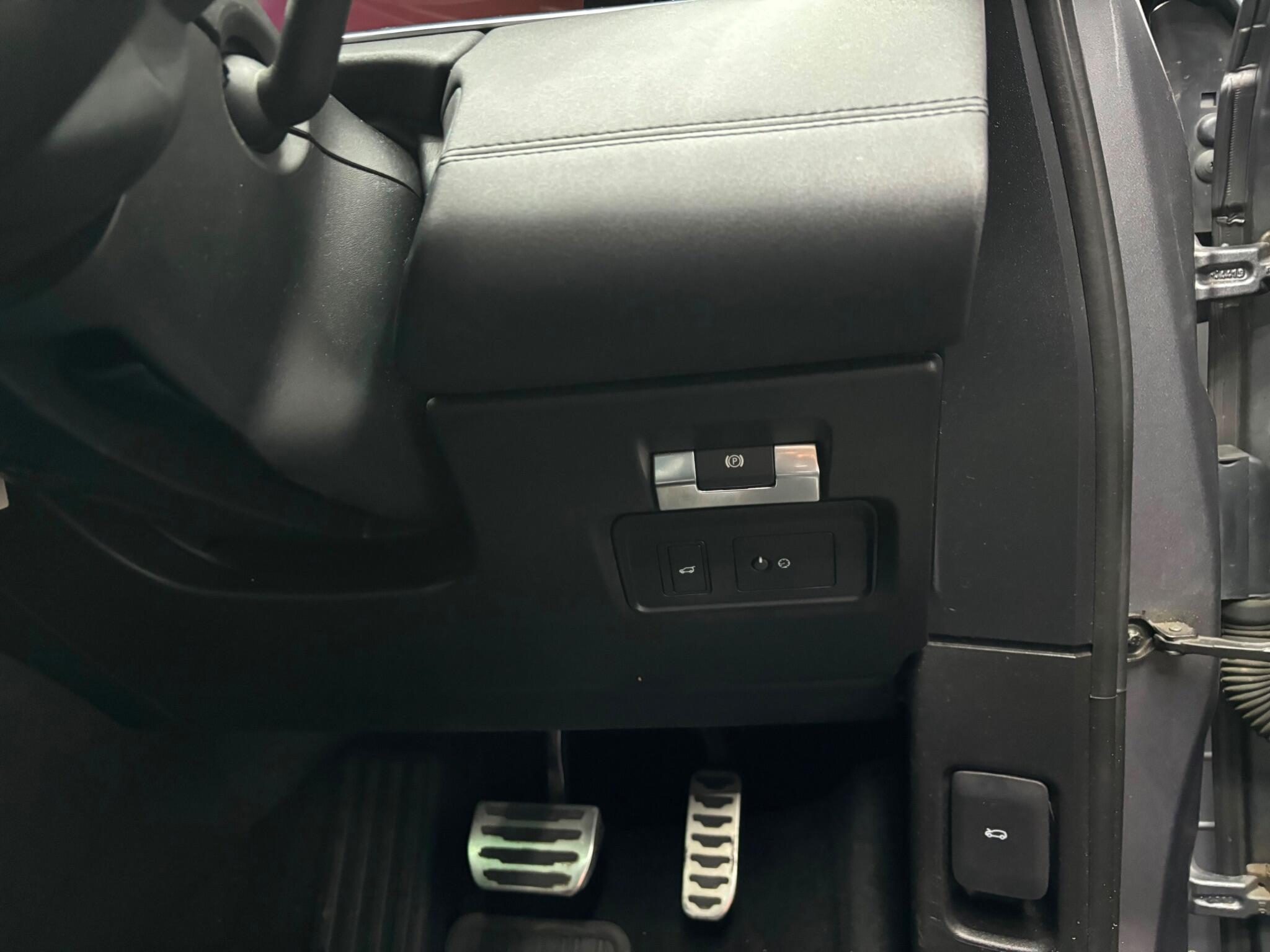 Land Rover Range Rover Evoque view 28