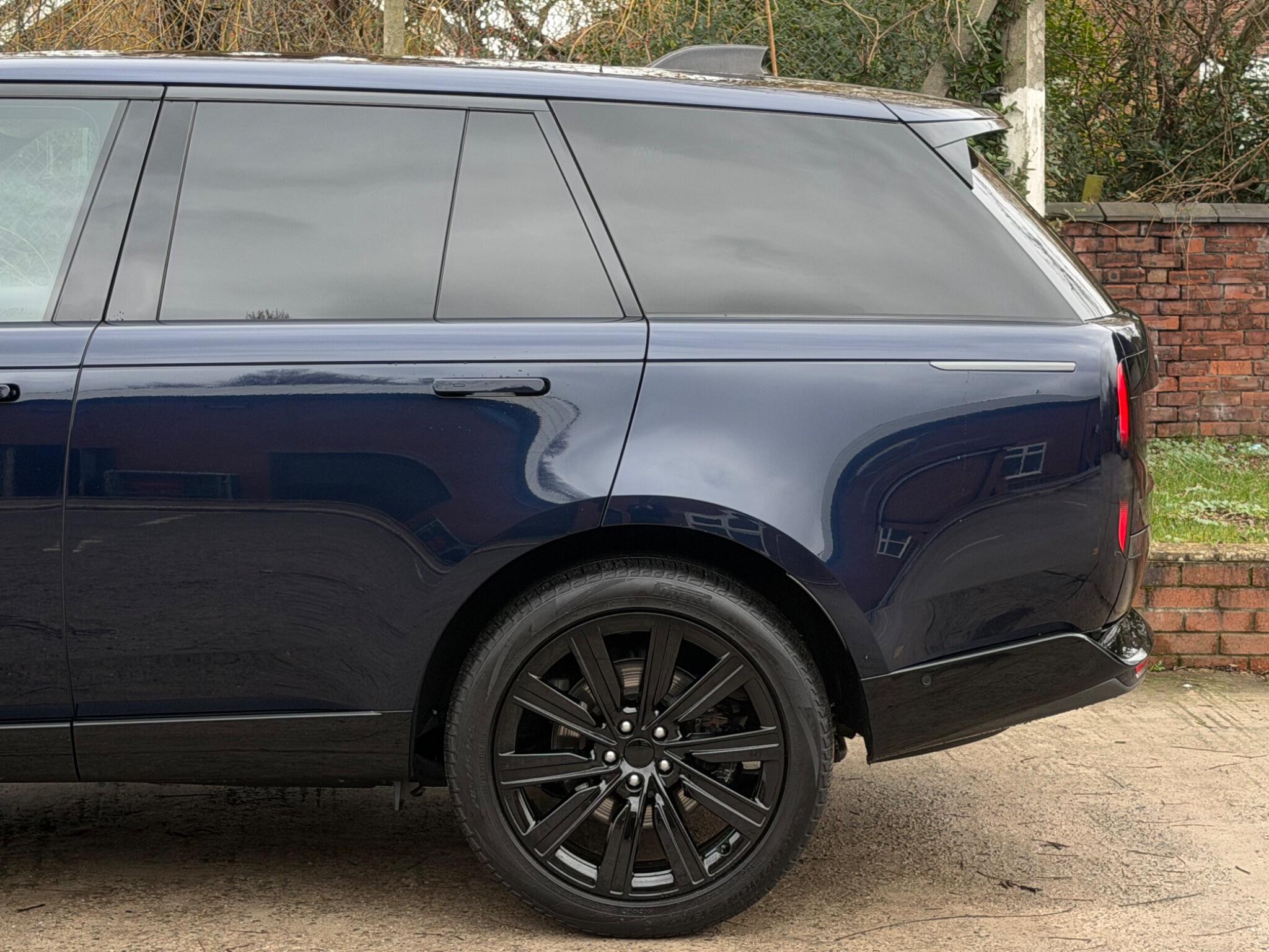 Land Rover Range Rover view 46