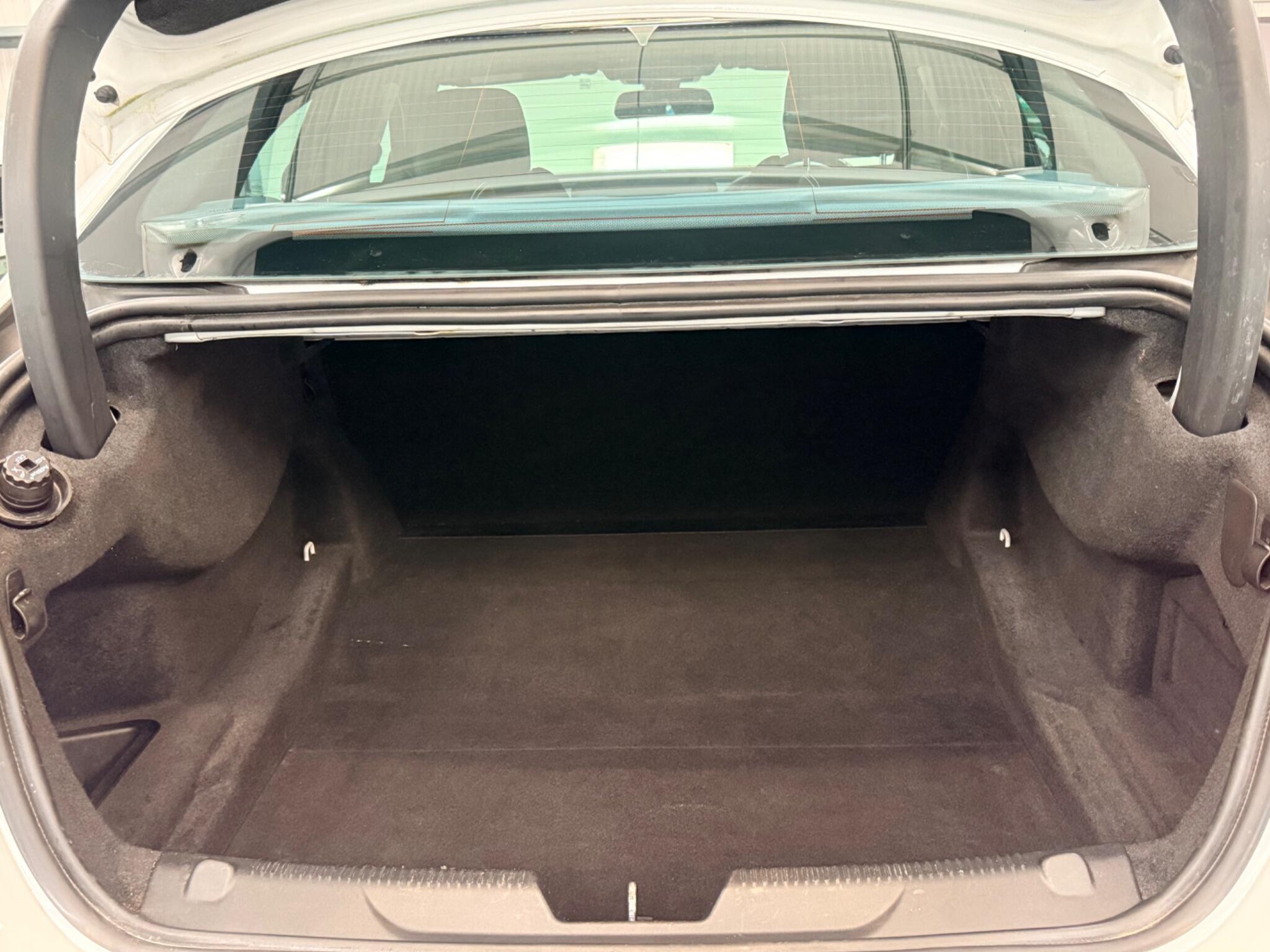 Jaguar Xe view 12