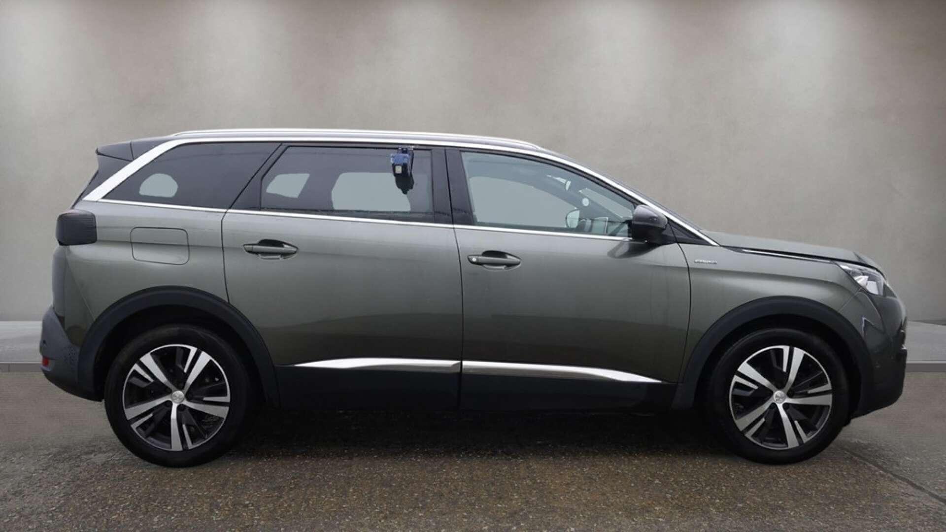 Peugeot 5008 view 8