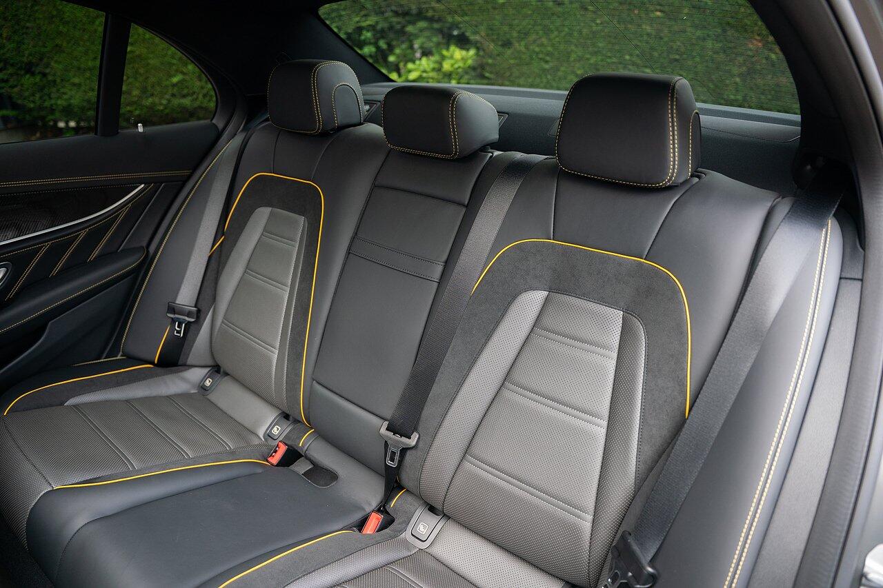 Mercedes-Benz E-Class view 22