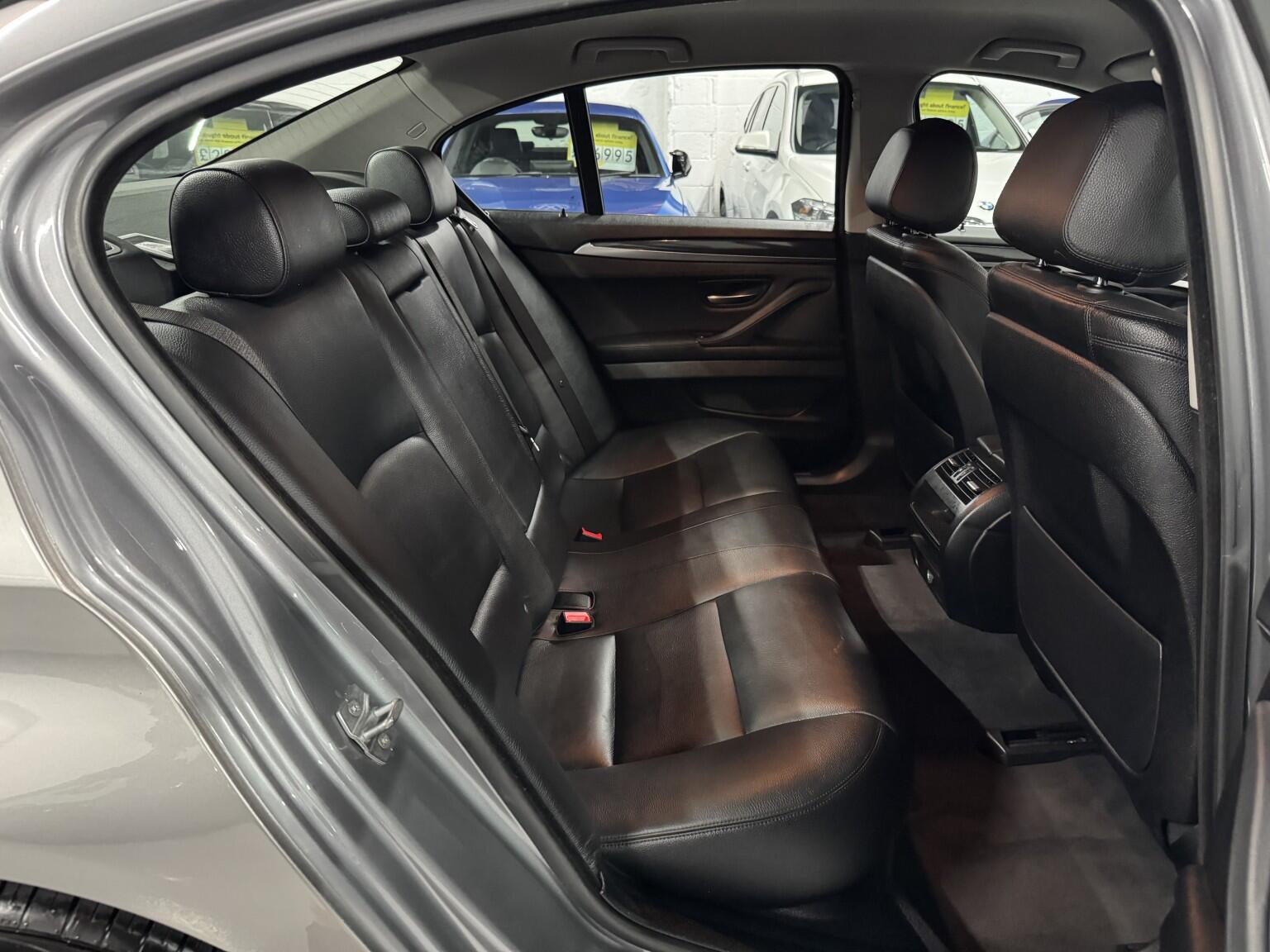 BMW 5 Series view 12