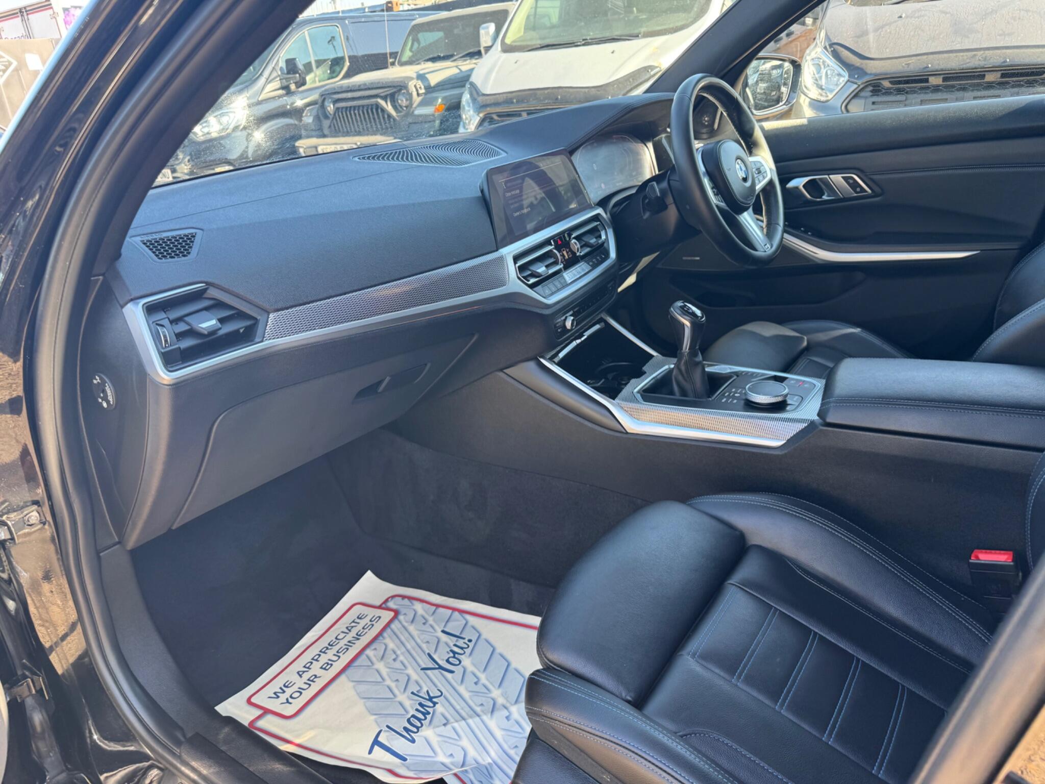 BMW 3 Series view 14
