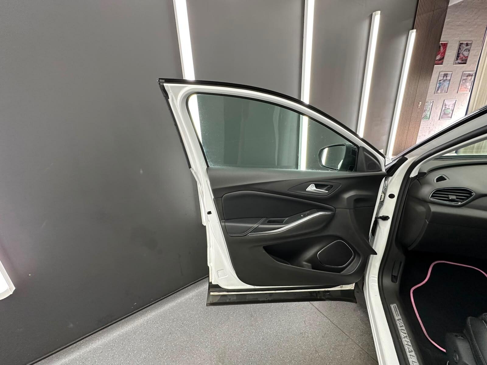 Vauxhall Grandland X view 14