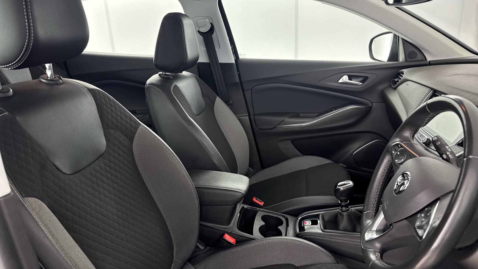 Vauxhall Grandland X view 16