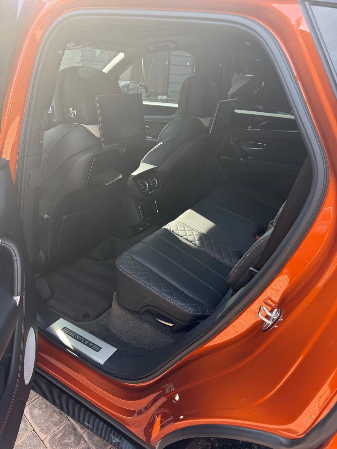 Bentley Bentayga view 18